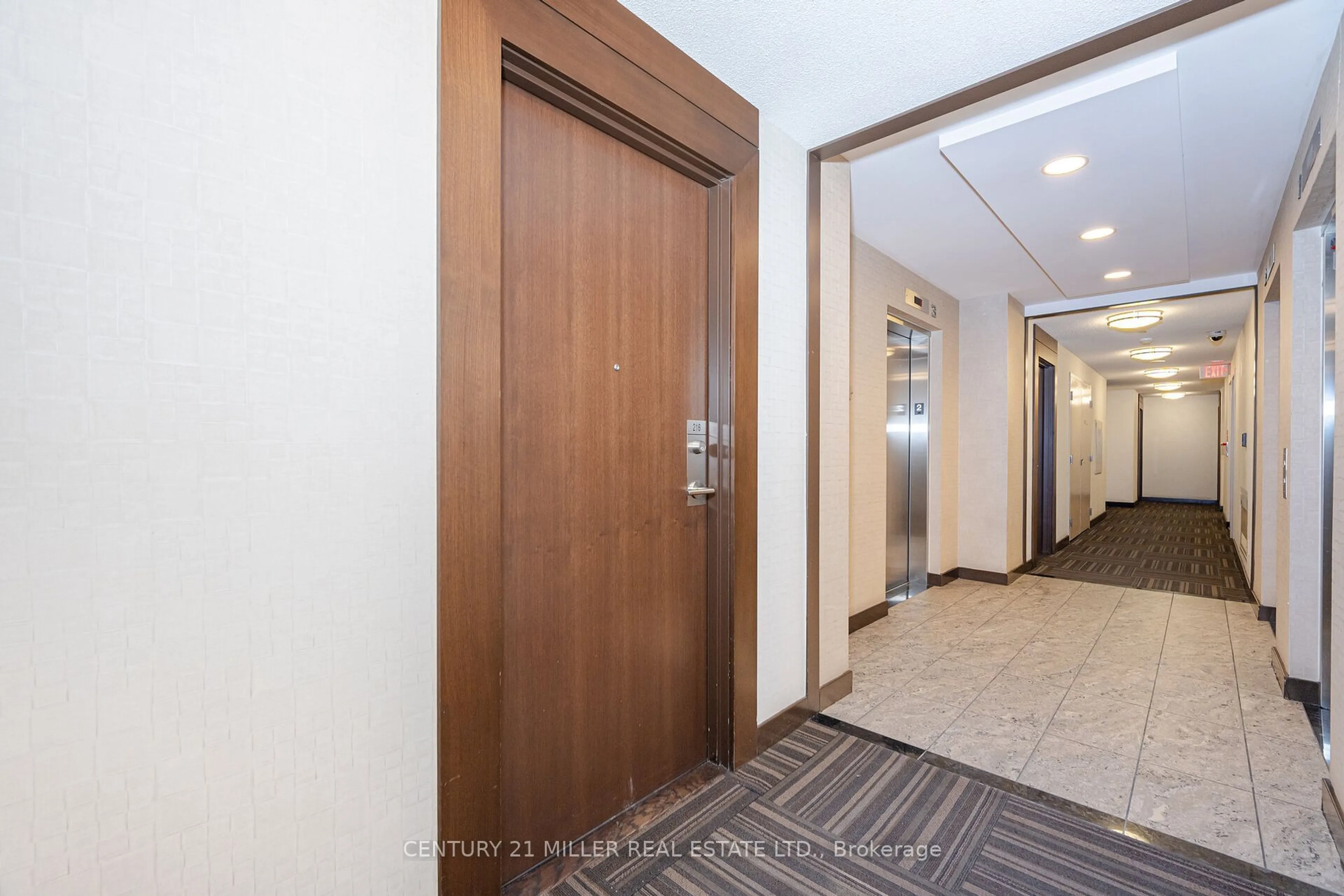 Indoor foyer for 181 Village Green Sq #216, Toronto Ontario M1S 0K6