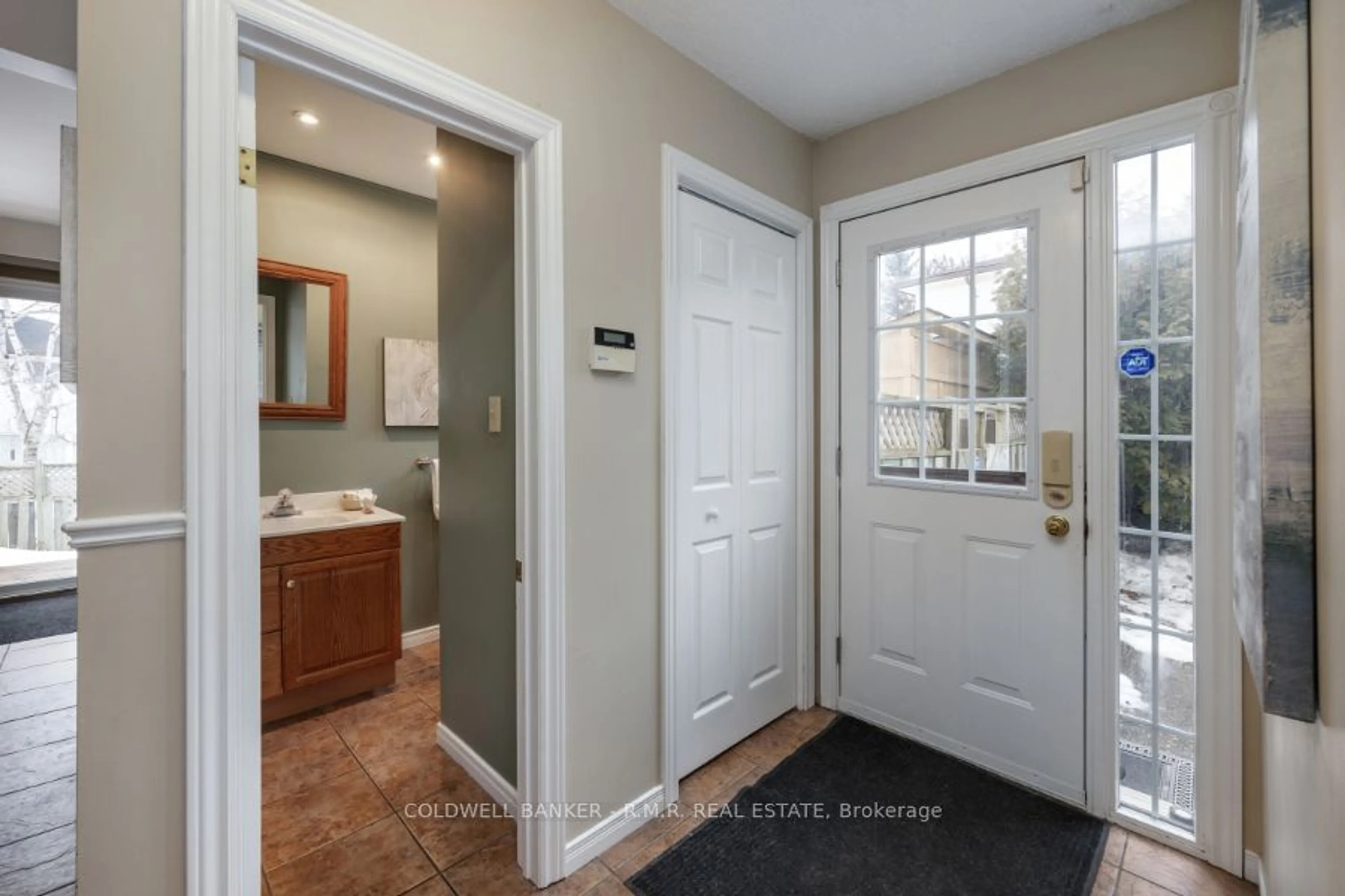 Indoor entryway for 80 Little Ave, Clarington Ontario L1C 1K1