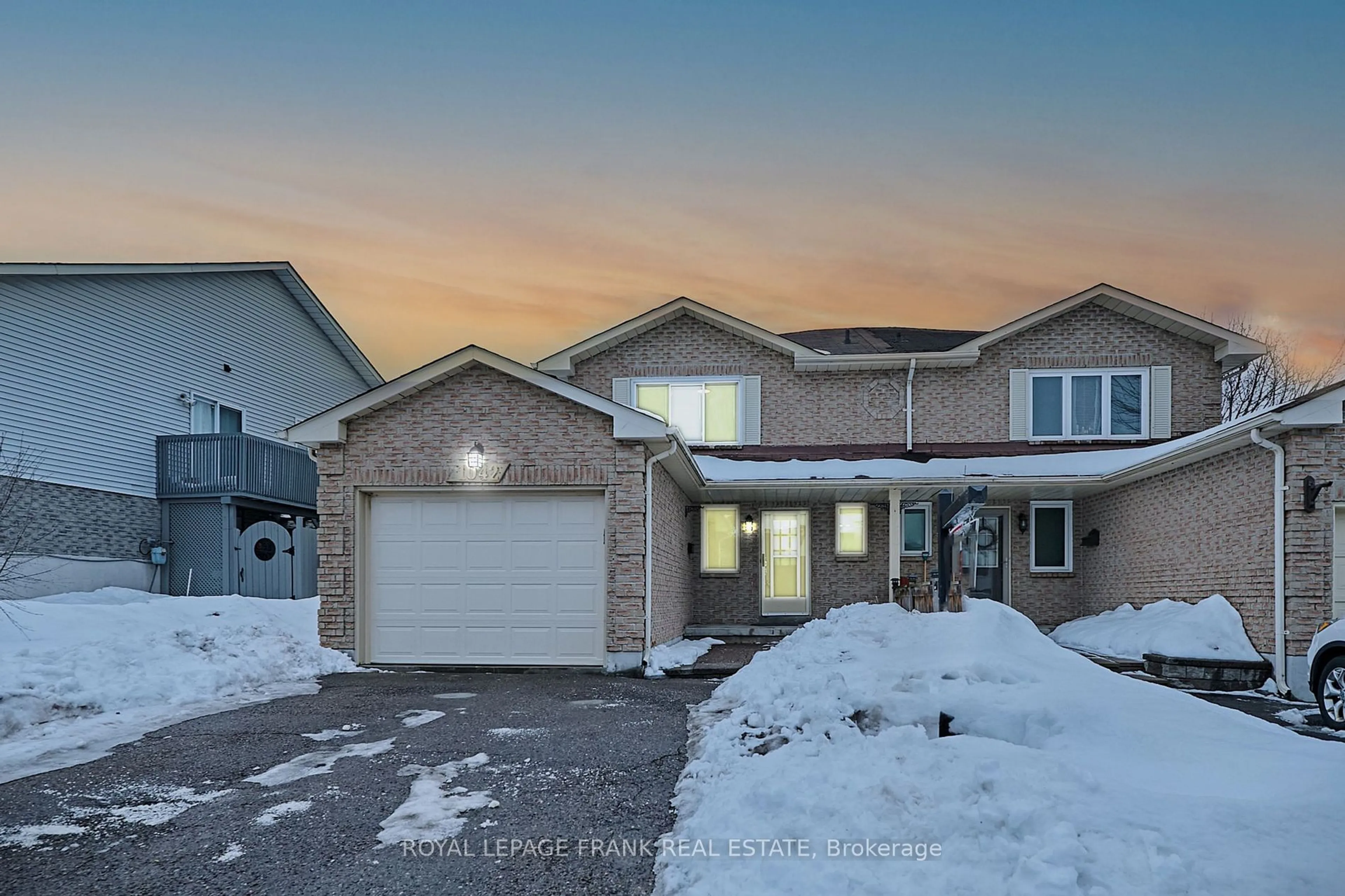 A pic from outside/outdoor area/front of a property/back of a property/a pic from drone, street for 1042 Attersley Dr, Oshawa Ontario L1K 2G9