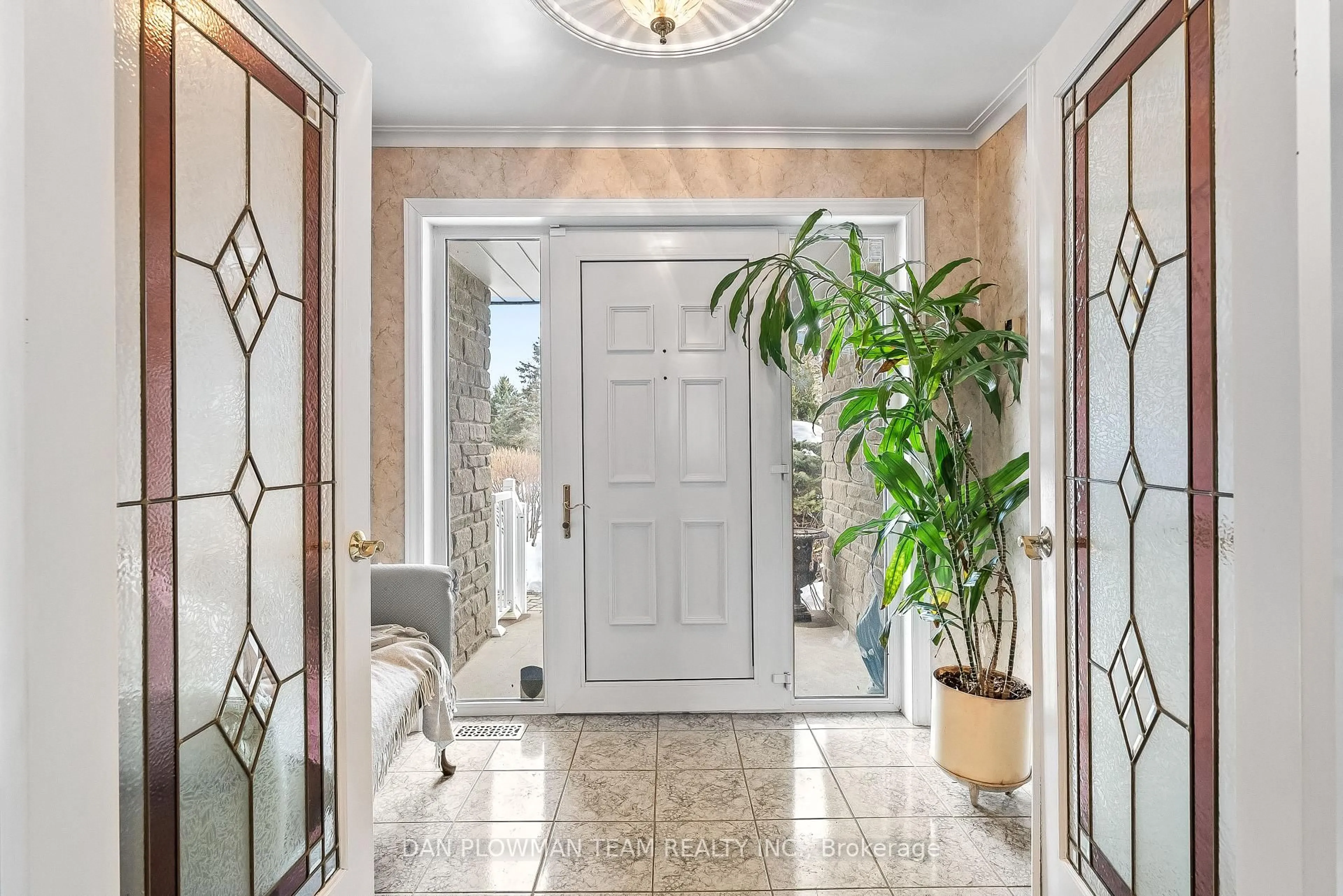 Indoor entryway for 1902 Concession 9 Rd, Clarington Ontario L0B 1B0