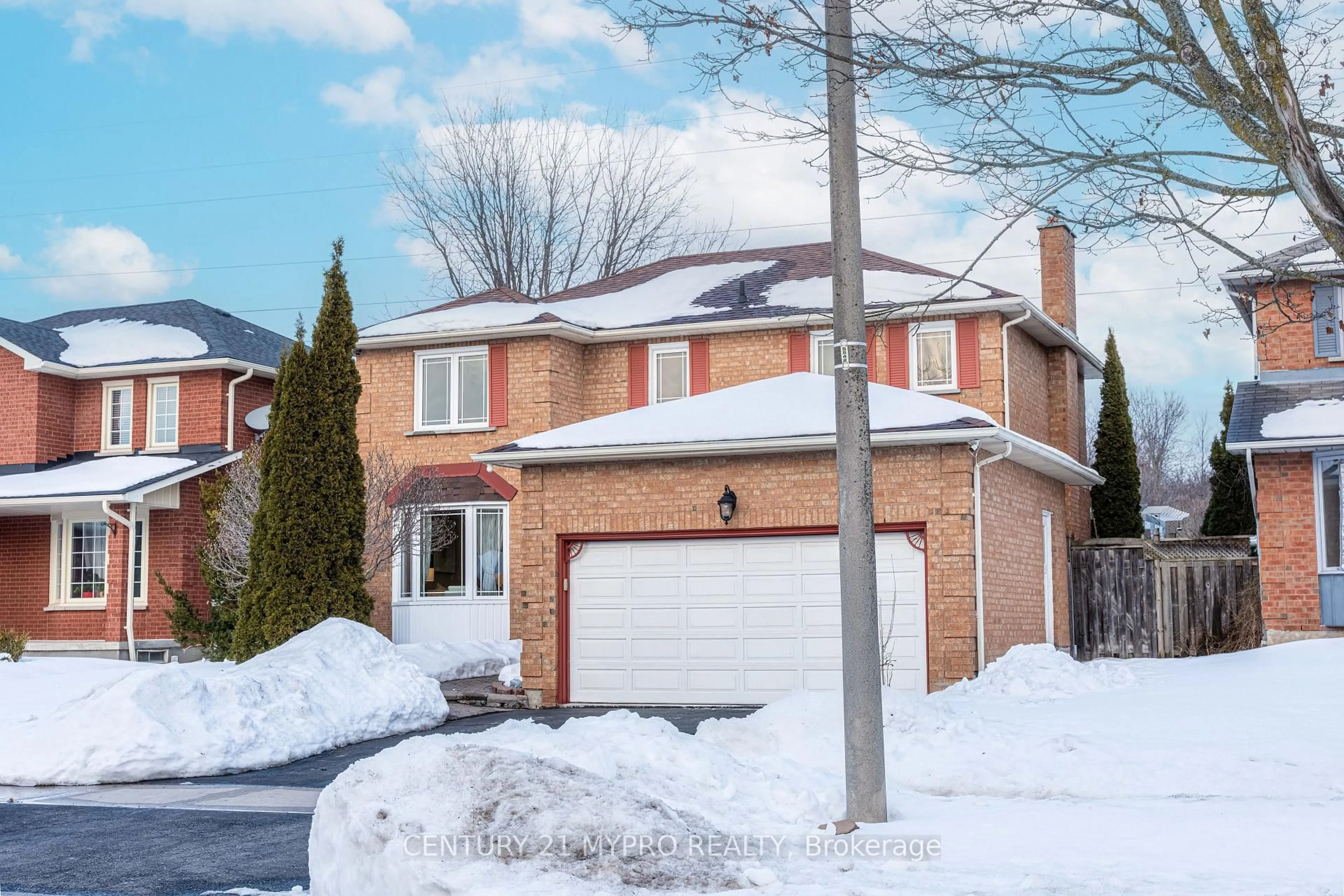 Home with brick exterior material, street for 39 Ingleborough Dr, Whitby Ontario L1N 8J7