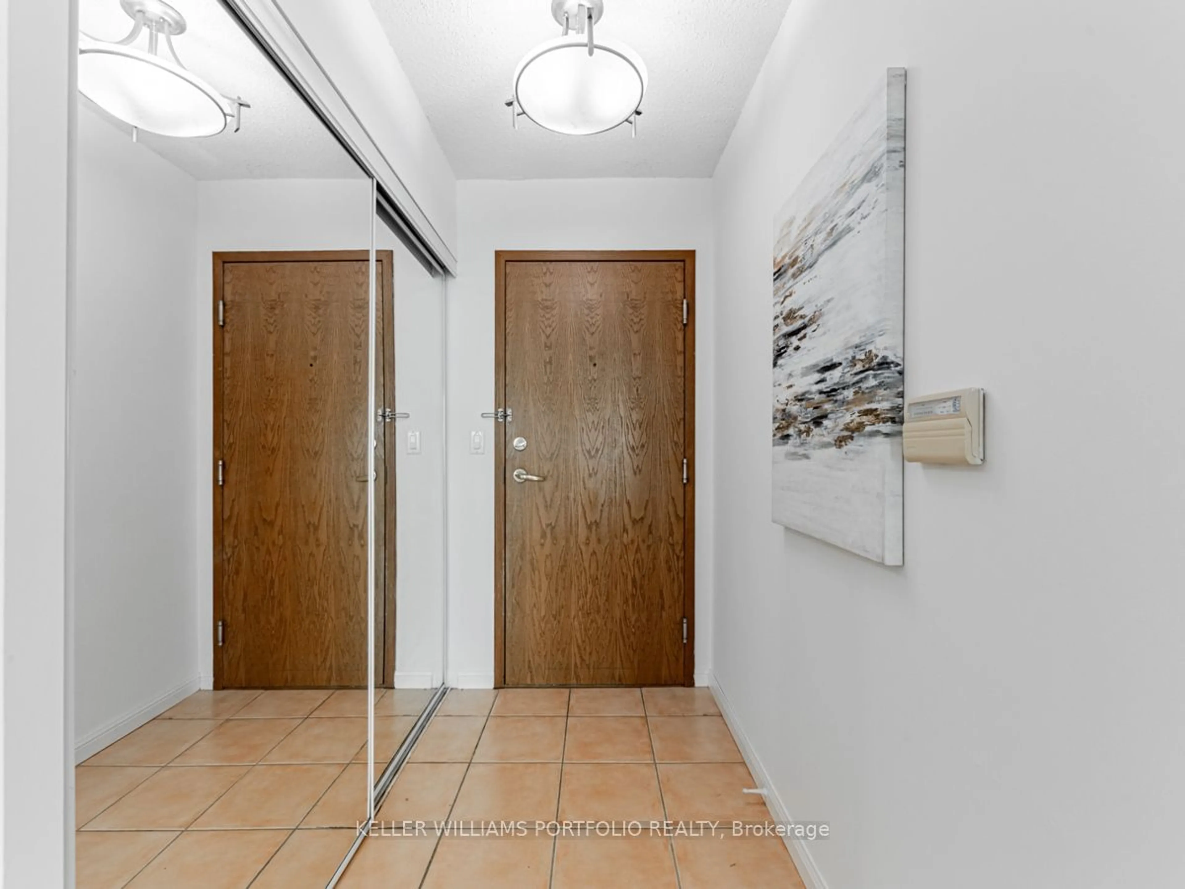 Indoor entryway for 11 Lee Centre Dr #PH208, Toronto Ontario M1H 3J5