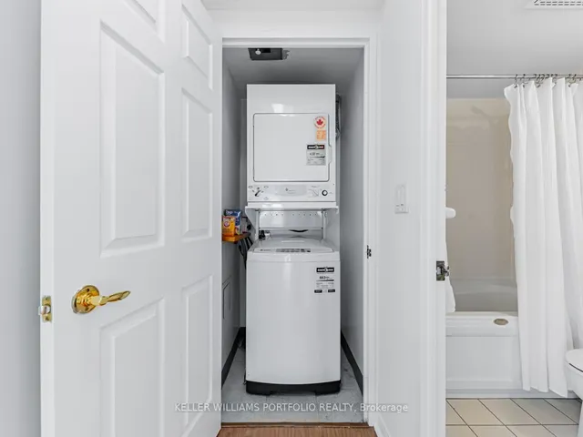 Additional property image - 11 Lee Centre Dr Unit PH208