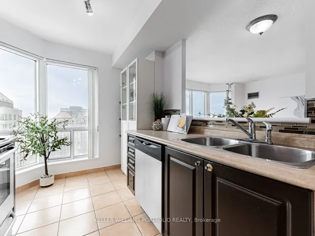 Additional property image - 11 Lee Centre Dr Unit PH208
