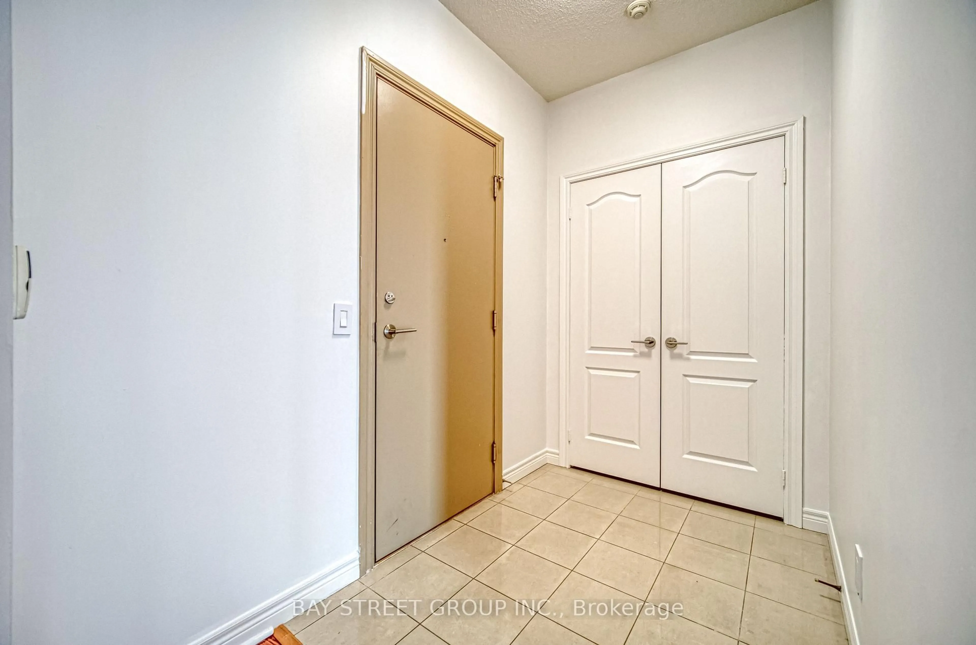 Indoor entryway for 70 Town Centre Crt #Ph#3603, Toronto Ontario M1P 0B2