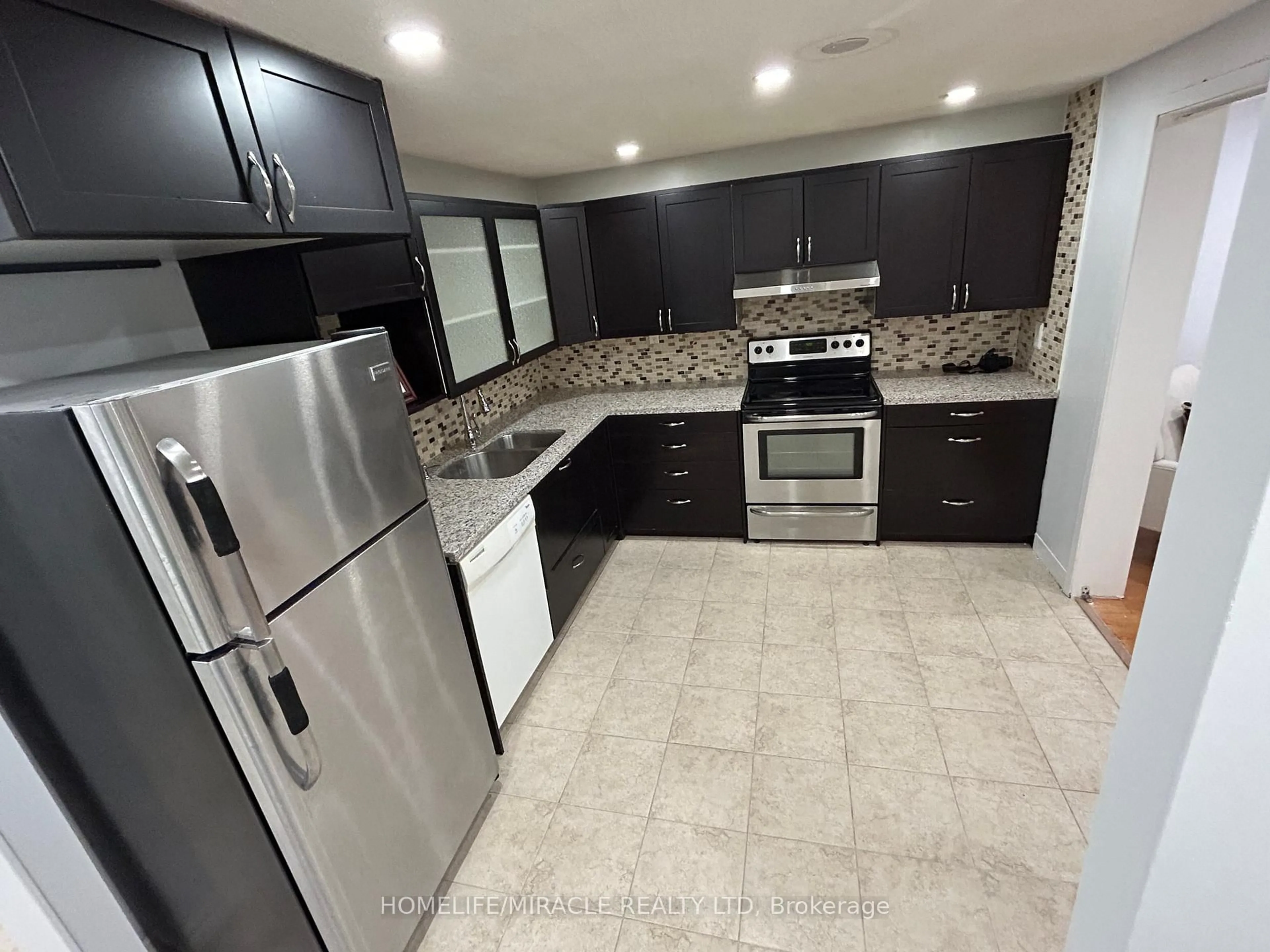 Standard kitchen, ceramic/tile floor for 850 Hunting Wood #48, Toronto Ontario M1T 2L9