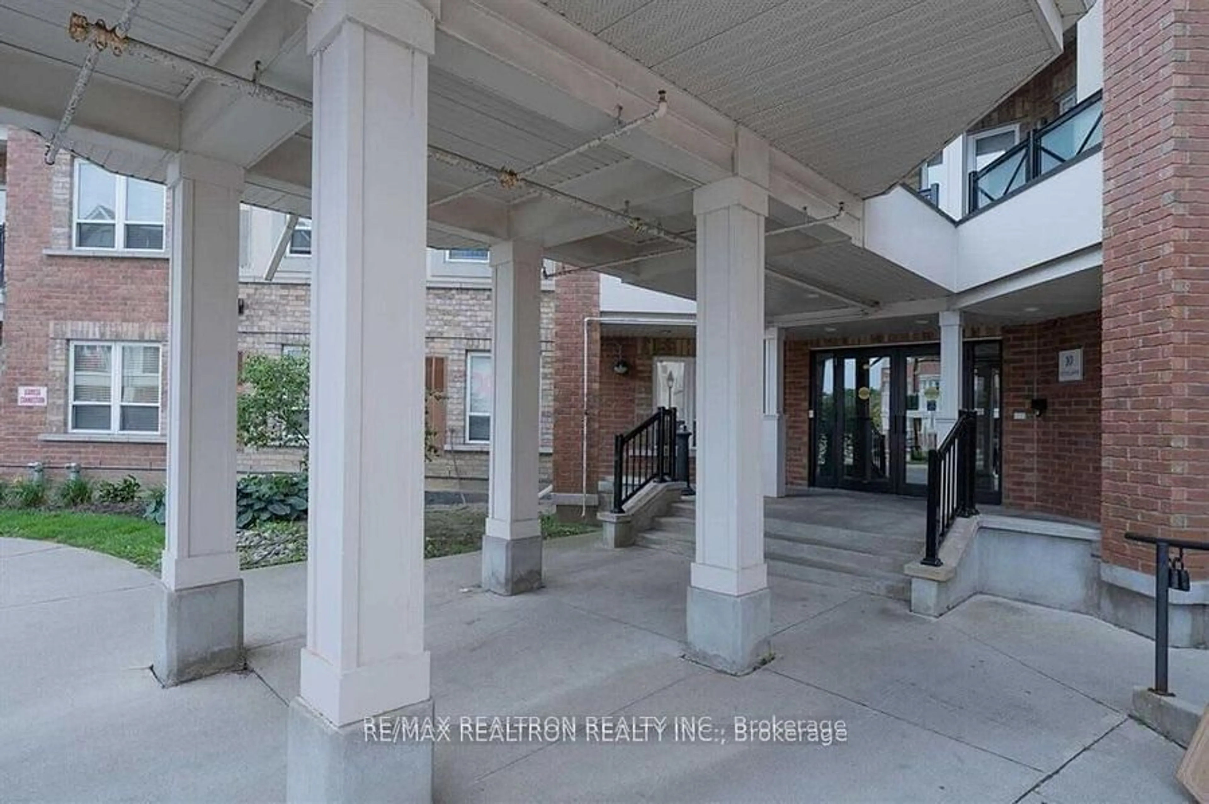 Indoor foyer for 10 Mendelssohn St #311, Toronto Ontario M1L 0G7