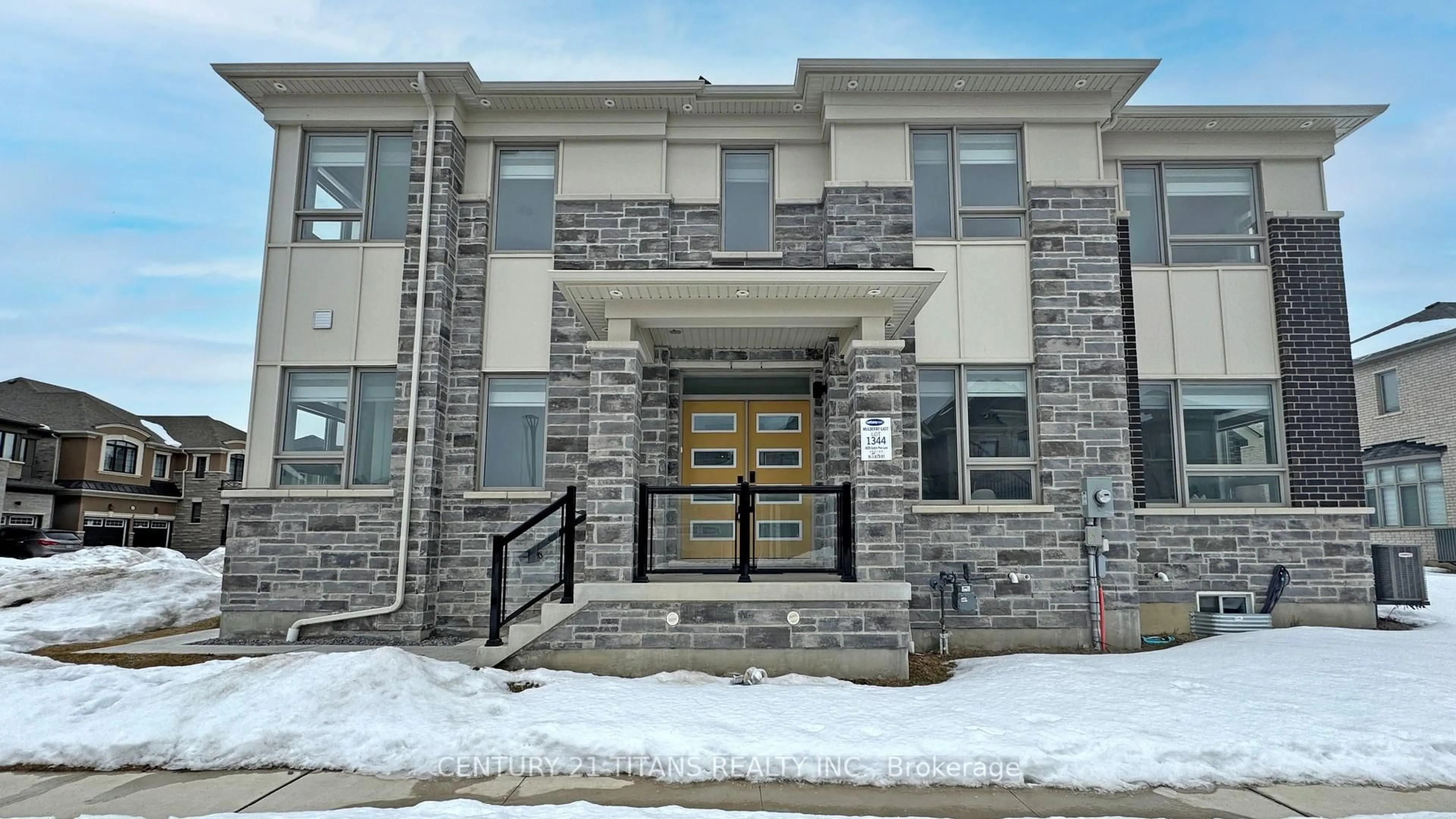 Indoor foyer for 2909 Scotch Pine Lane, Pickering Ontario L1V 2P8