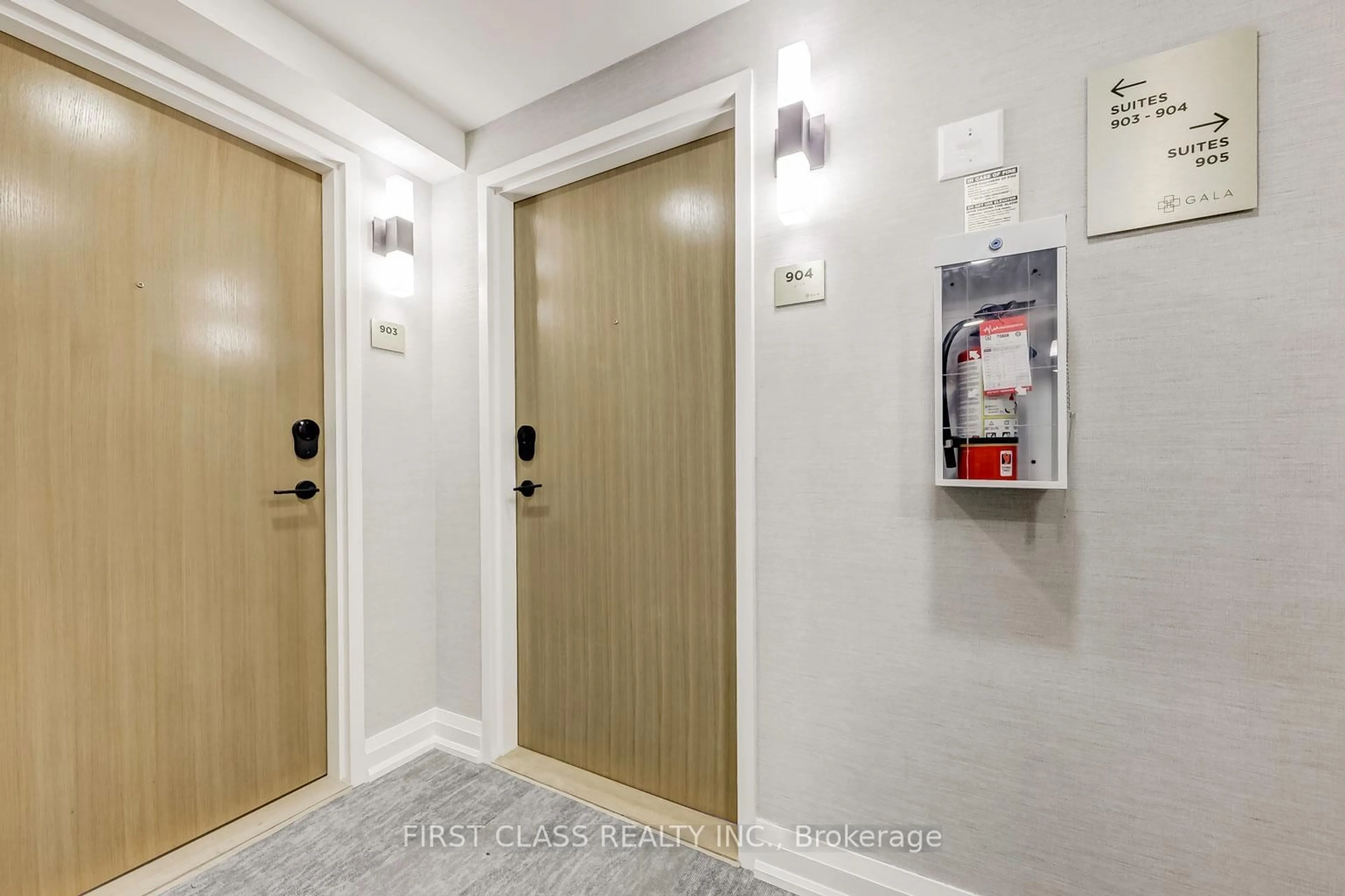 Indoor foyer for 2369 Danforth Ave #904, Toronto Ontario M4C 1K7