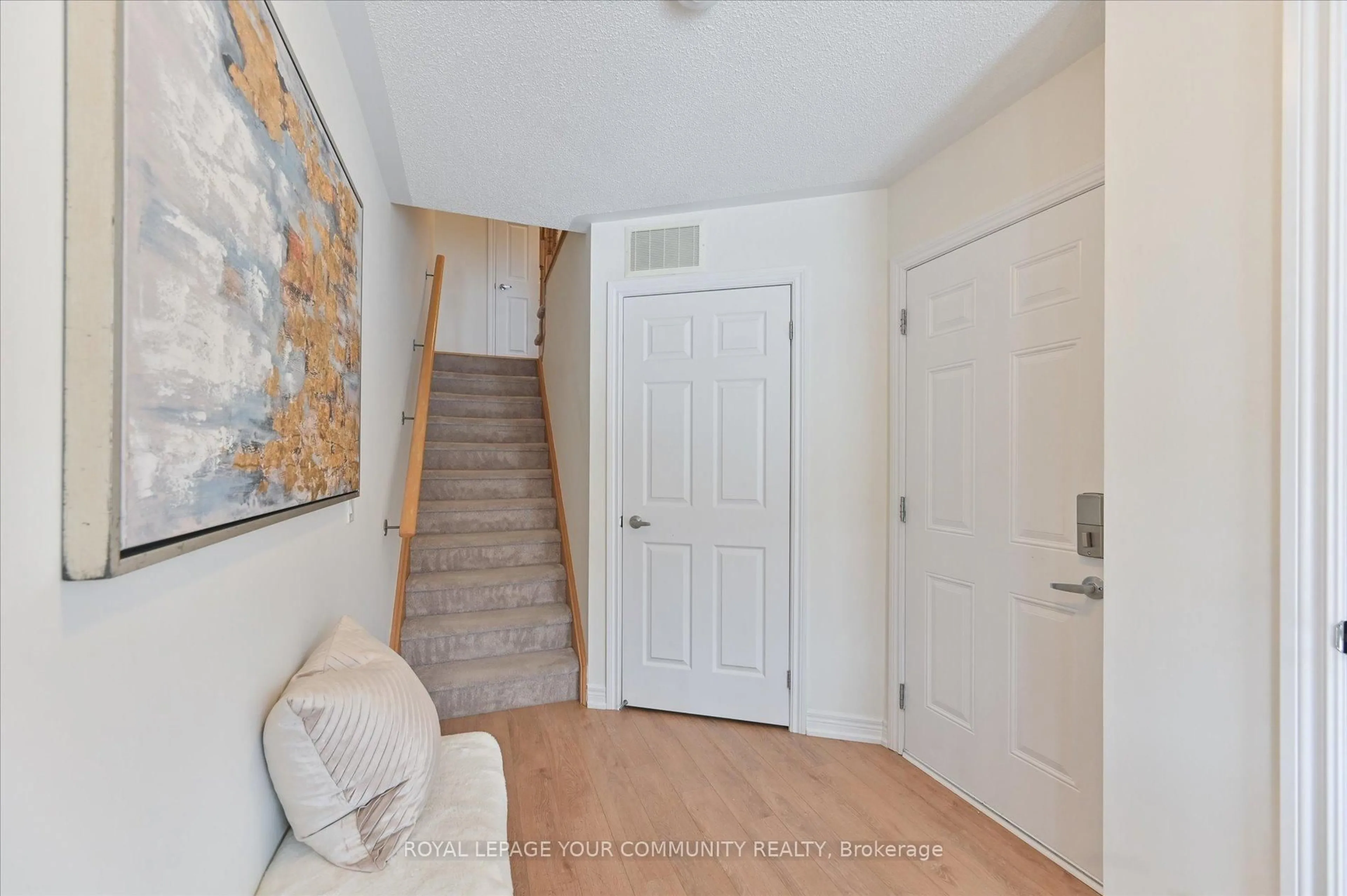 Indoor entryway for 80 Tabaret Cres, Oshawa Ontario L7L 0G5