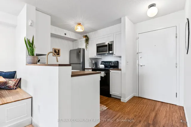 Additional property image - 684 Warden Ave Unit 408