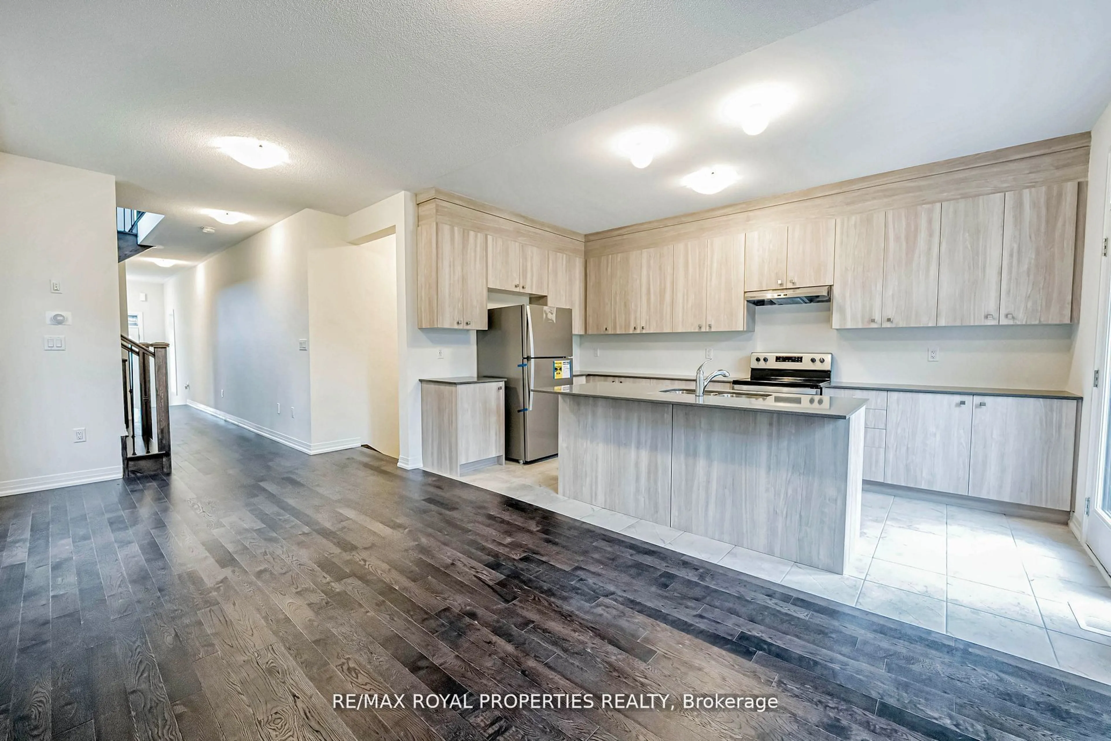 Open concept kitchen, wood/laminate floor for 2982 Seagrass St, Pickering Ontario L0H 1J0