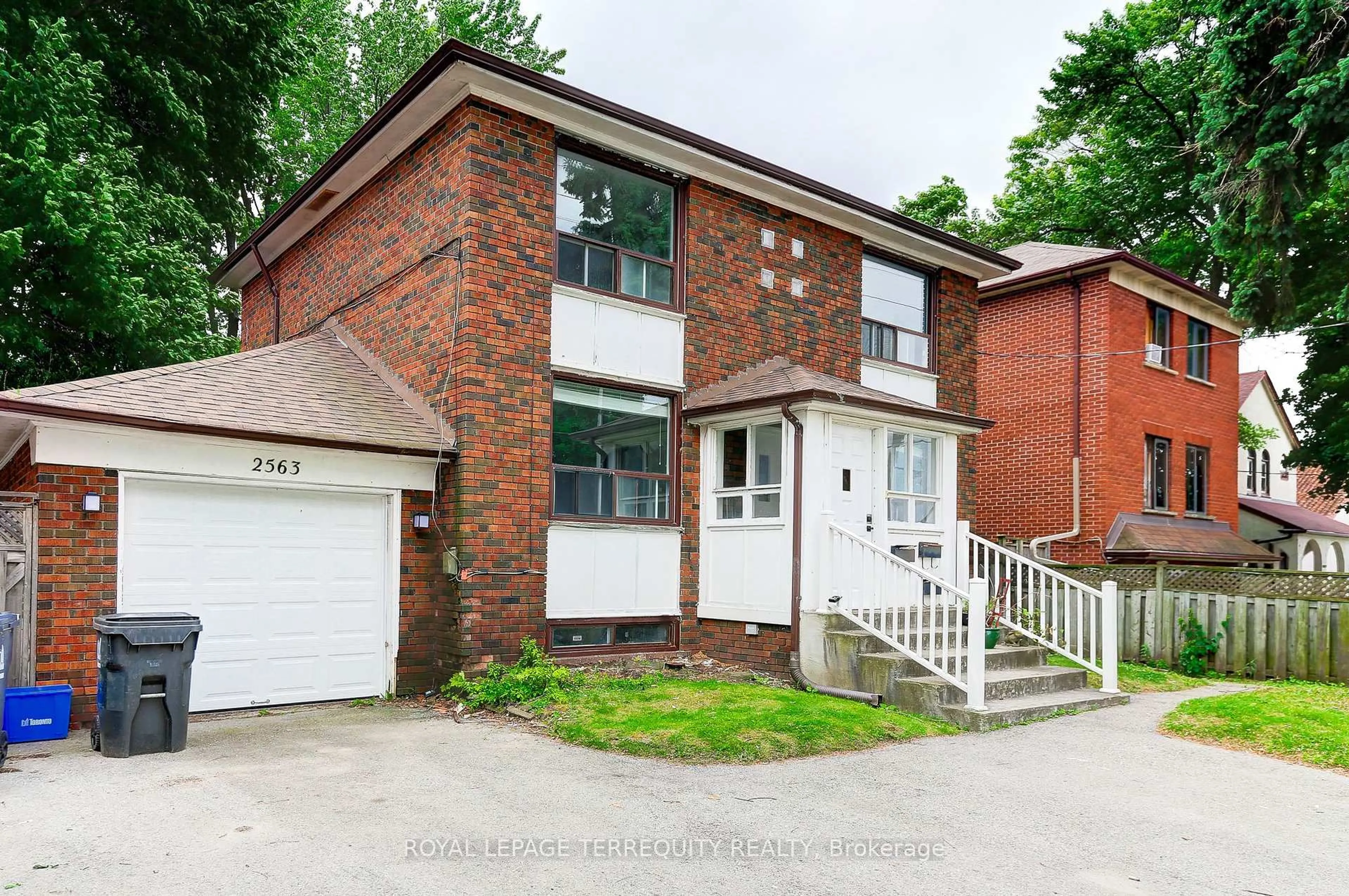 Home with brick exterior material, street for 2563 Kingston Rd, Toronto Ontario M1M 1M1