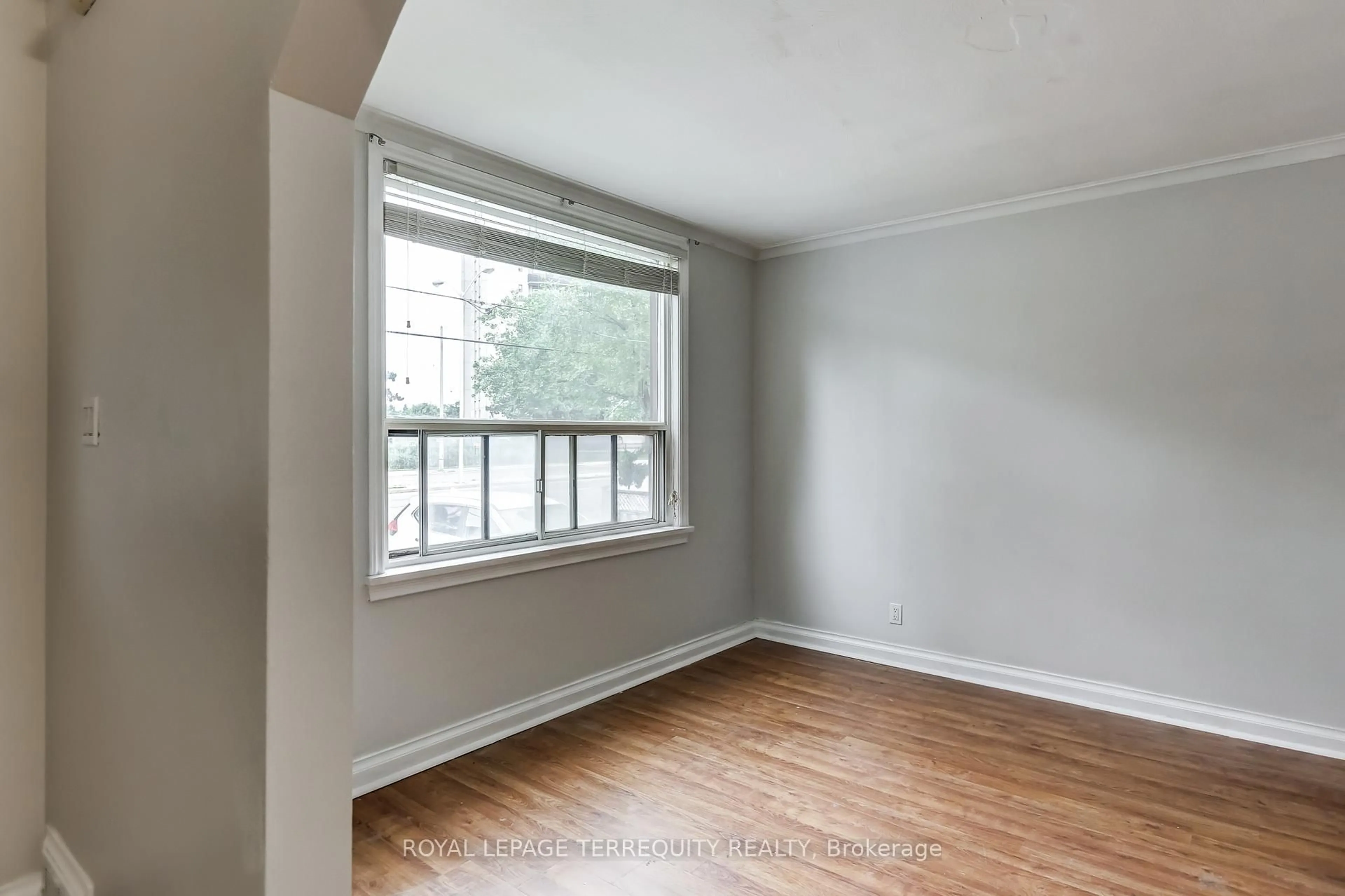 A pic of a room for 2563 Kingston Rd, Toronto Ontario M1M 1M1