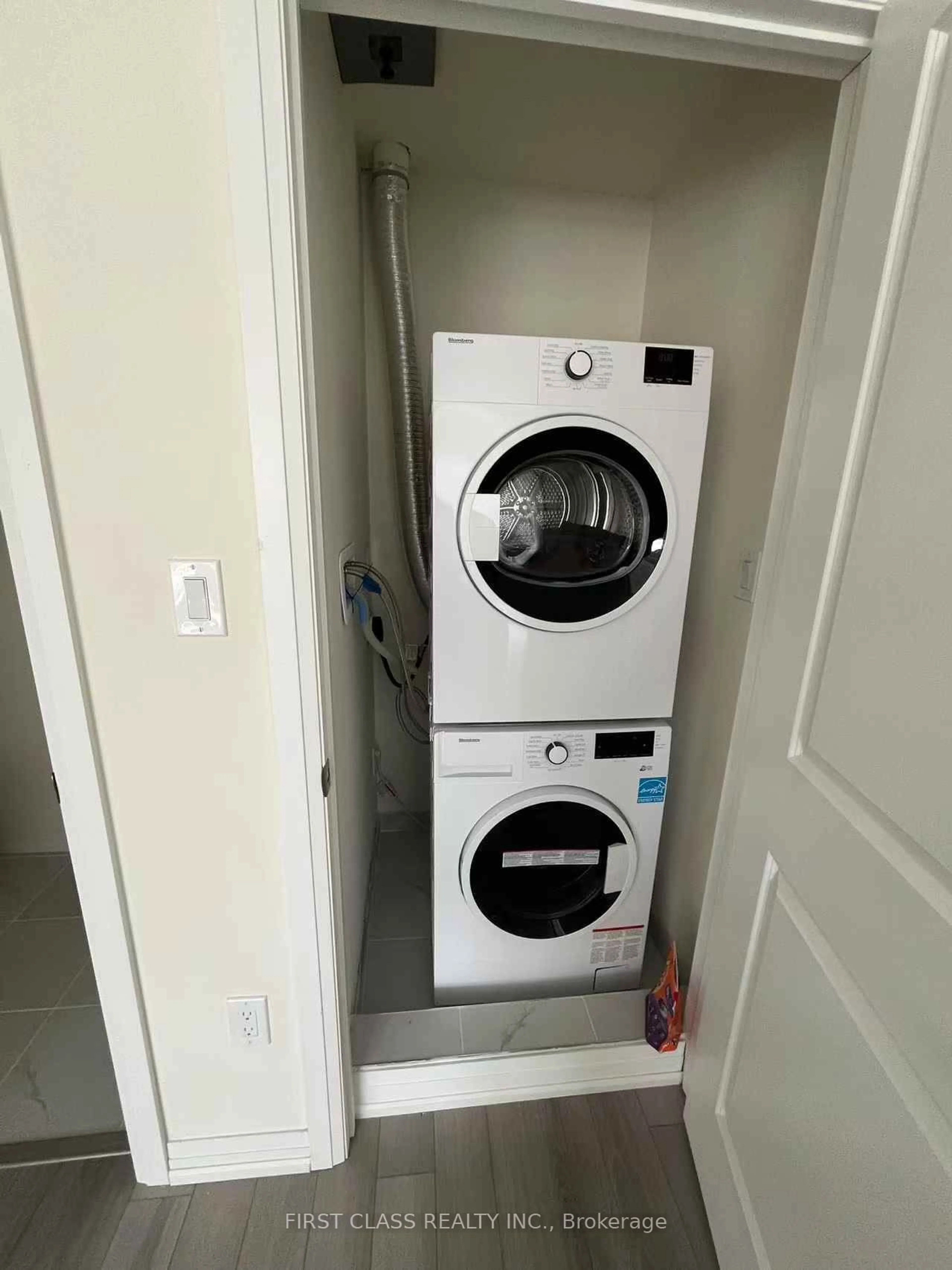 Laundry room for 30 Liben Way #36, Toronto Ontario M1B 1E7