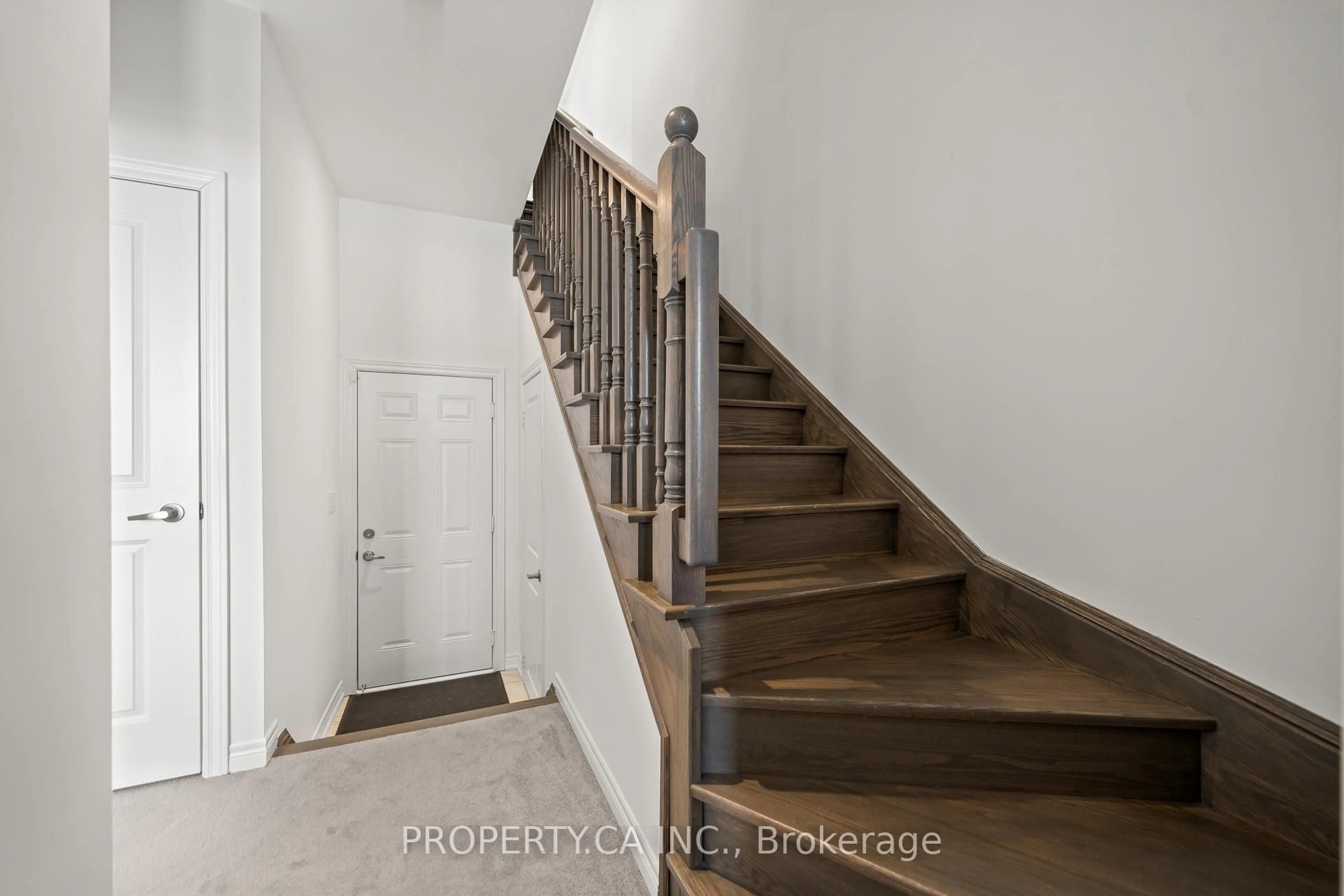 Stairs for 24 Dockside Way, Whitby Ontario L1N 0M6