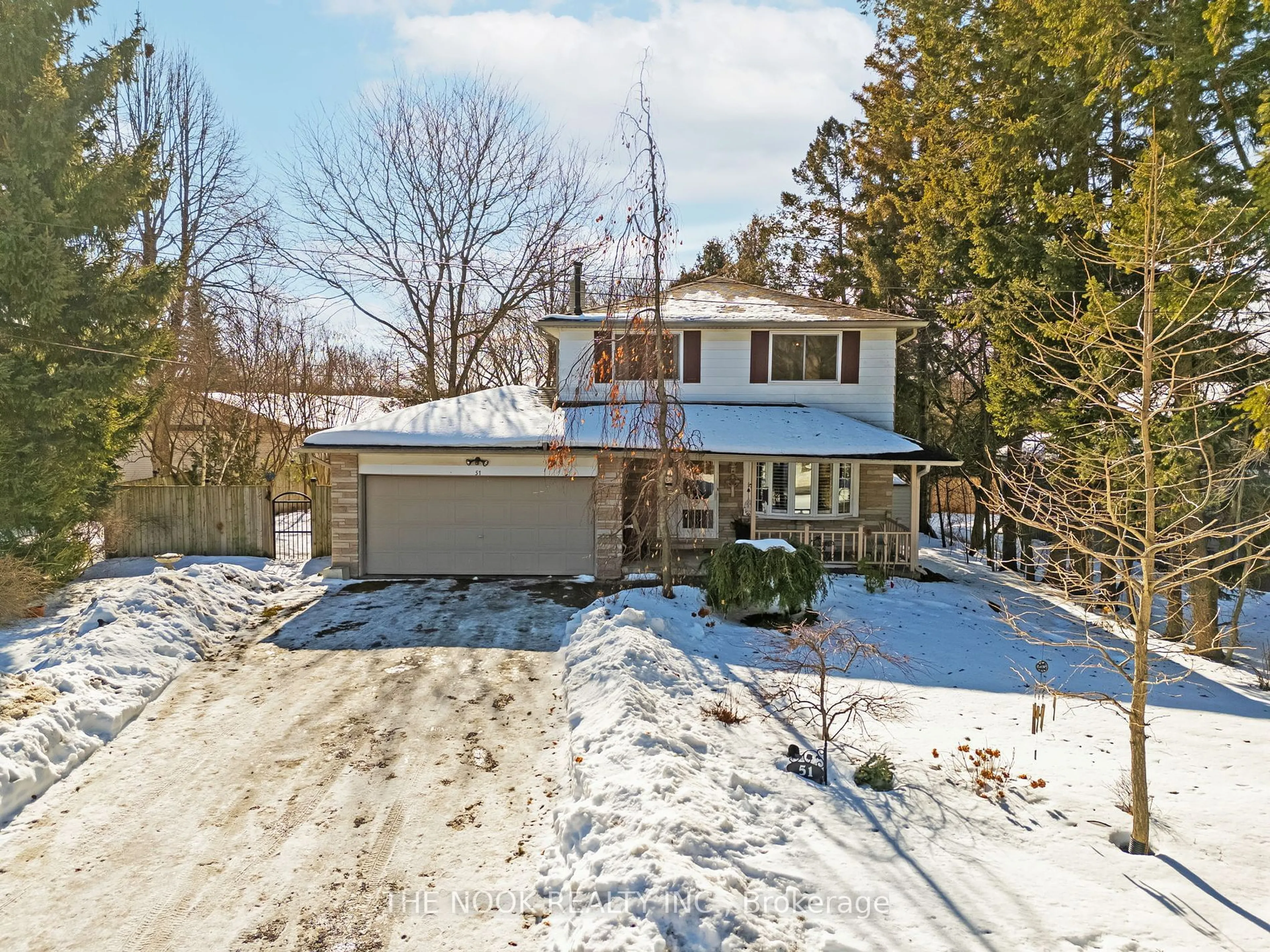 A pic from outside/outdoor area/front of a property/back of a property/a pic from drone, street for 51 James St, Clarington Ontario L1B 1C3