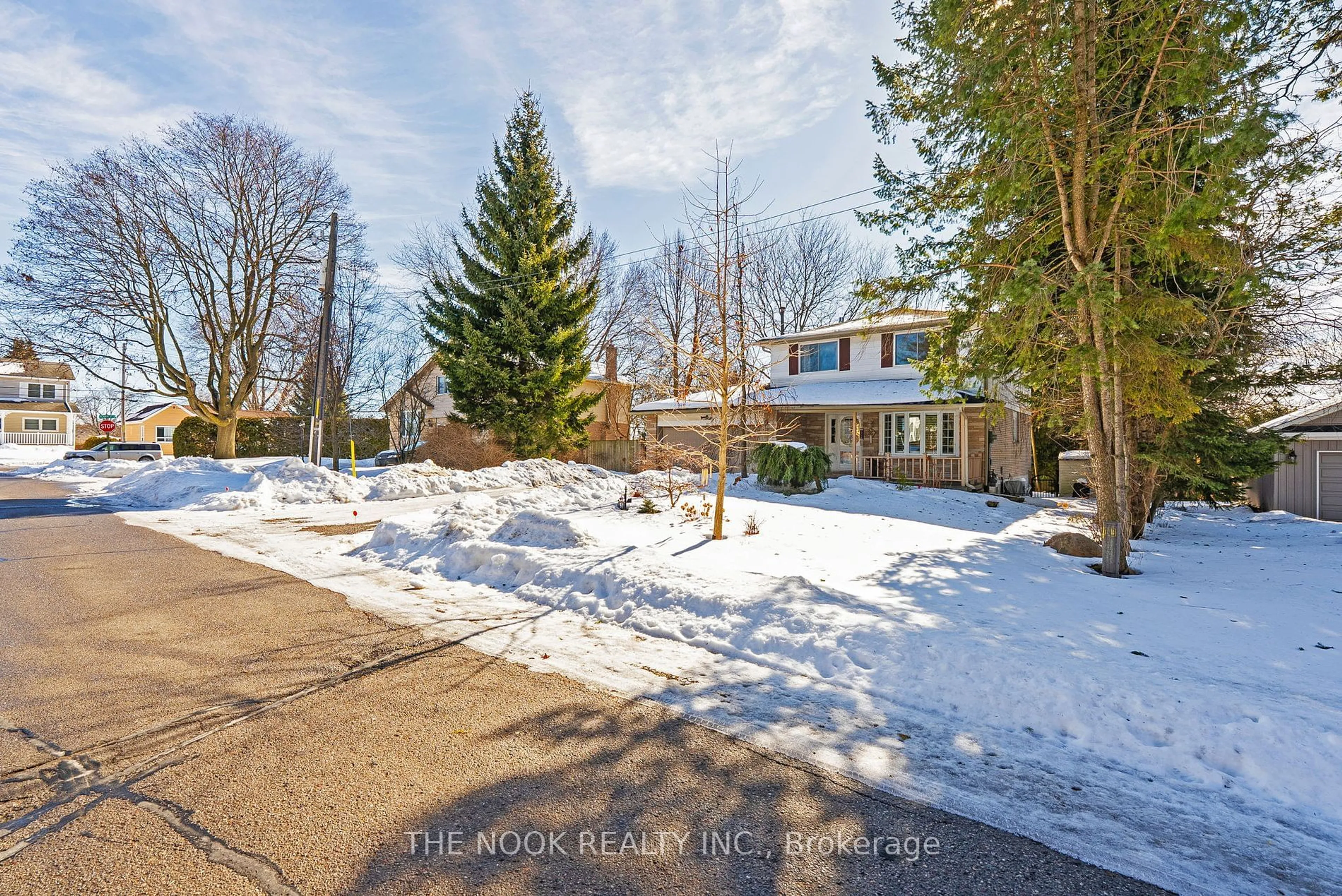 A pic from outside/outdoor area/front of a property/back of a property/a pic from drone, street for 51 James St, Clarington Ontario L1B 1C3