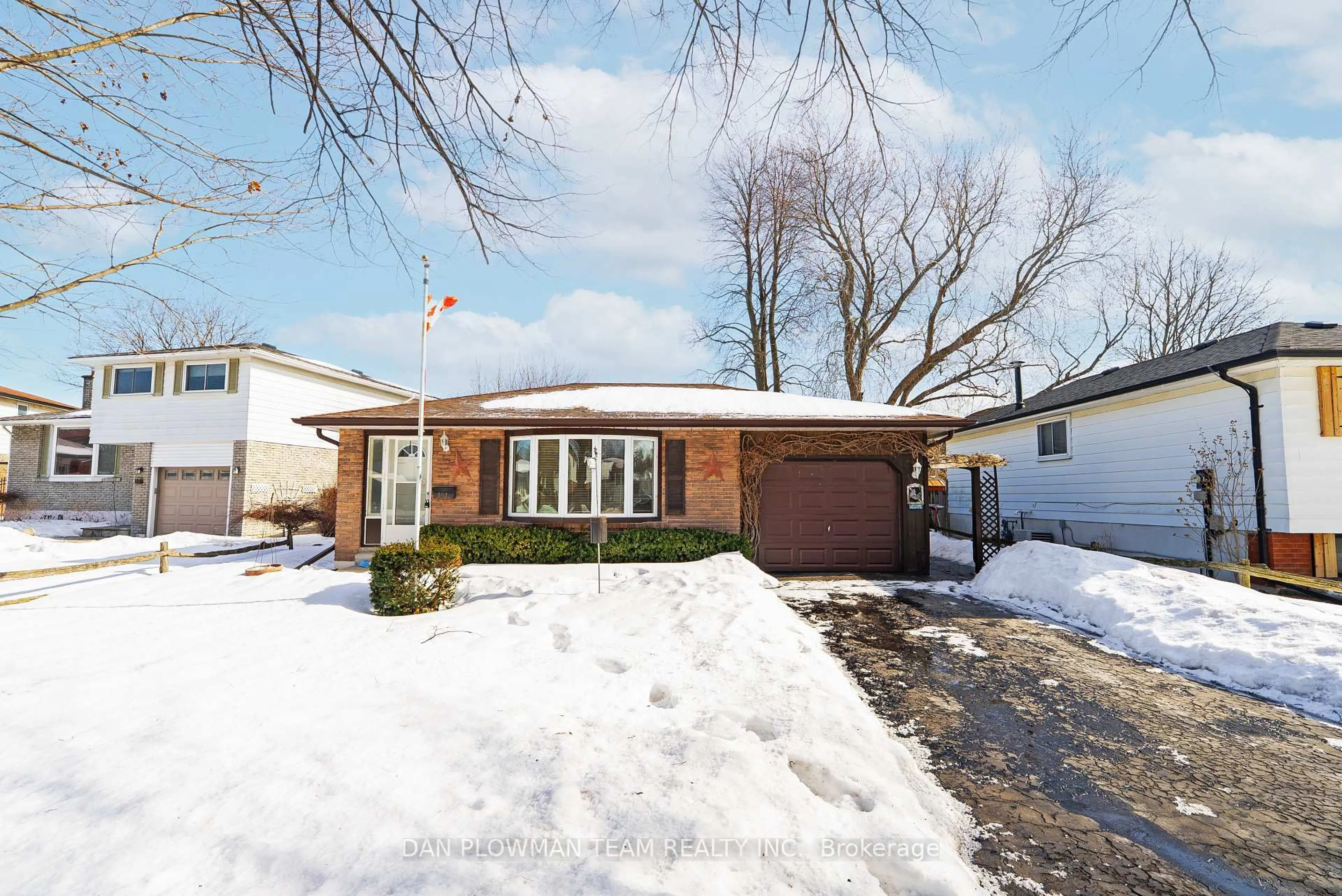 Home with brick exterior material, street for 181 Georgian Crt, Oshawa Ontario L1J 1G3