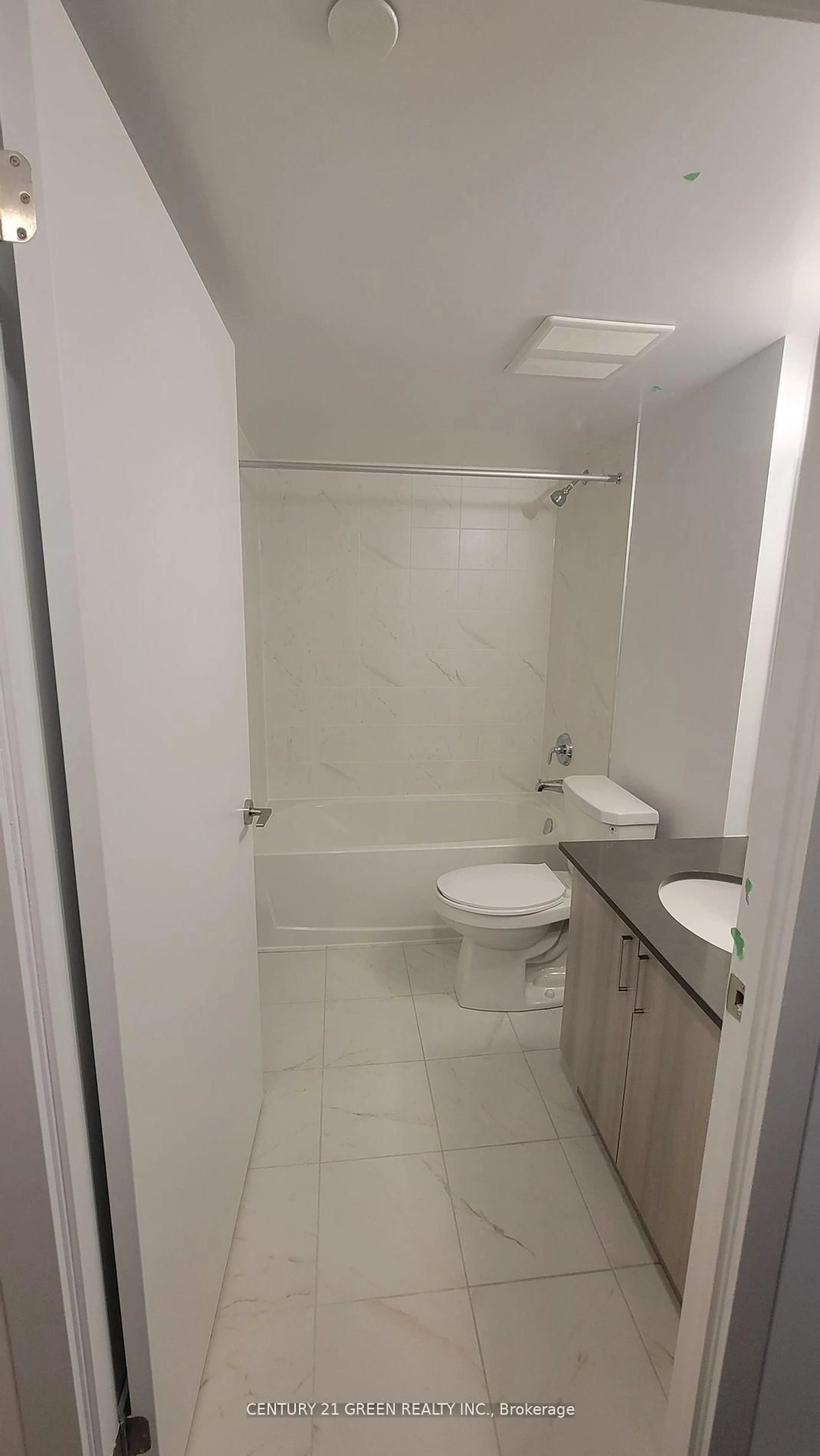 Standard bathroom, floor is not visible for 1455 Celebration Dr #2007, Pickering Ontario L1W 1L8