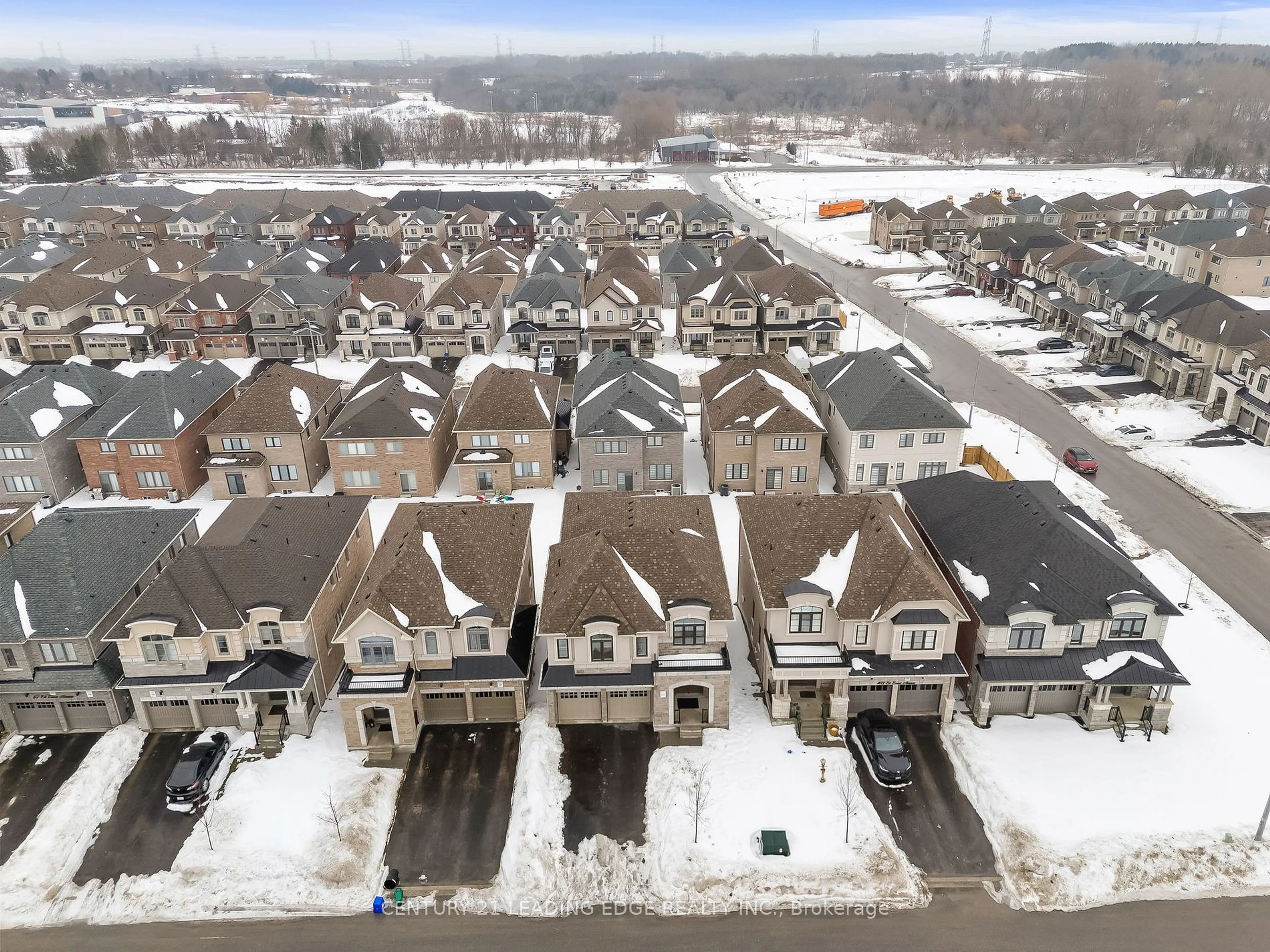 A pic from outside/outdoor area/front of a property/back of a property/a pic from drone, street for 99 Ed Ewert Ave, Clarington Ontario L1B 0W8