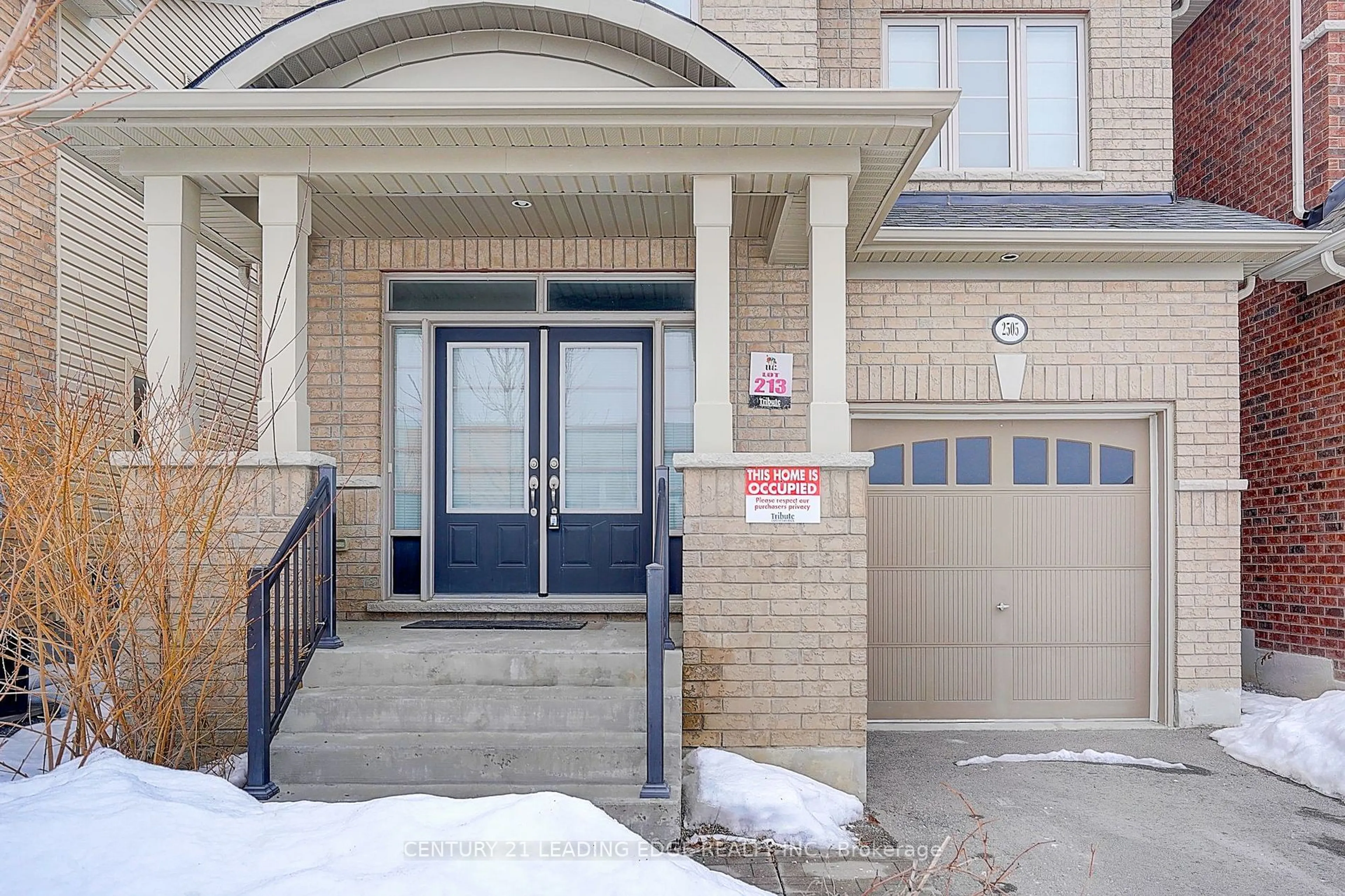 Indoor entryway for 2505 WINTERGRACE Ave, Oshawa Ontario L1L 0M4