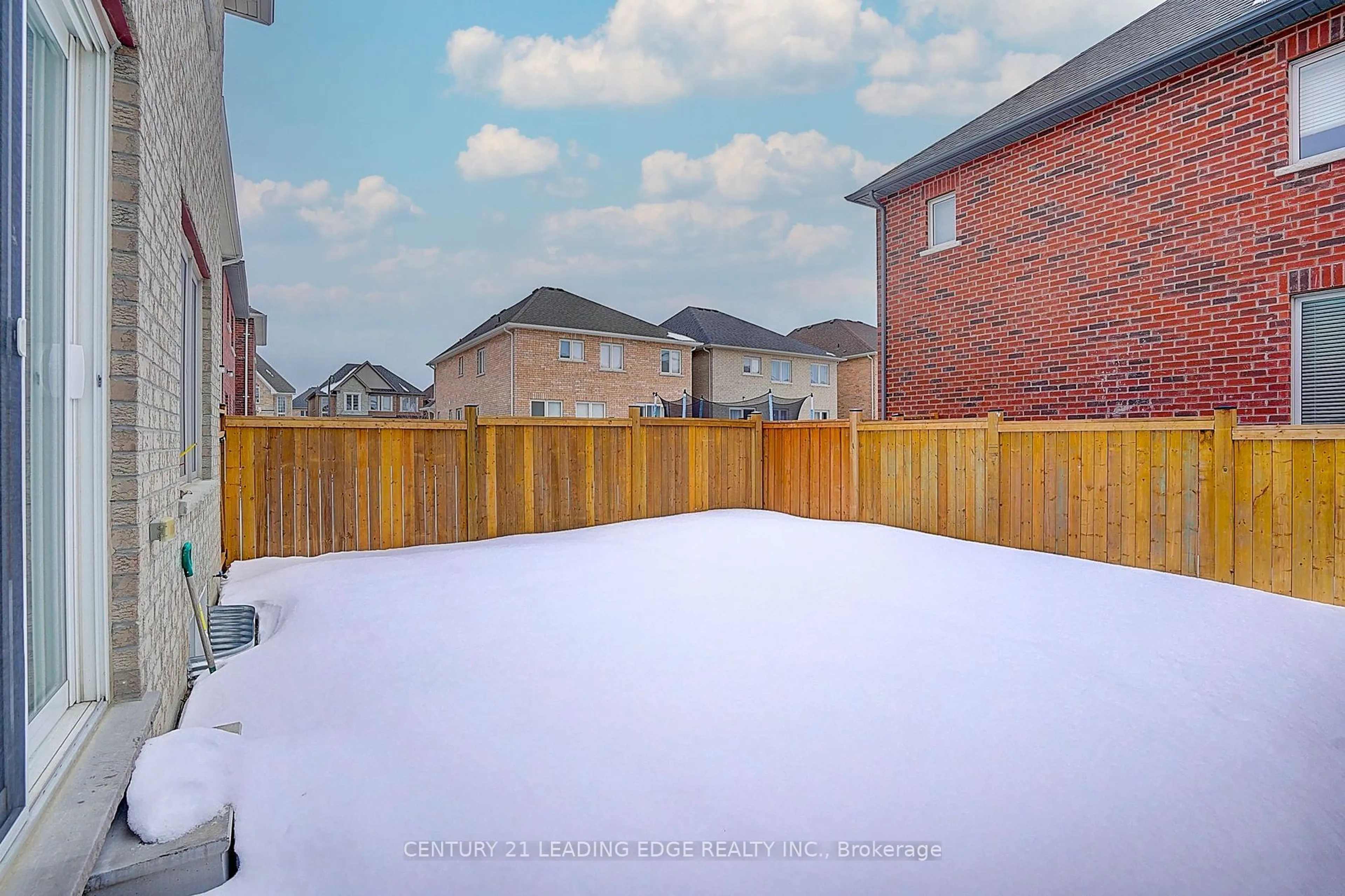 Patio, street for 2505 WINTERGRACE Ave, Oshawa Ontario L1L 0M4