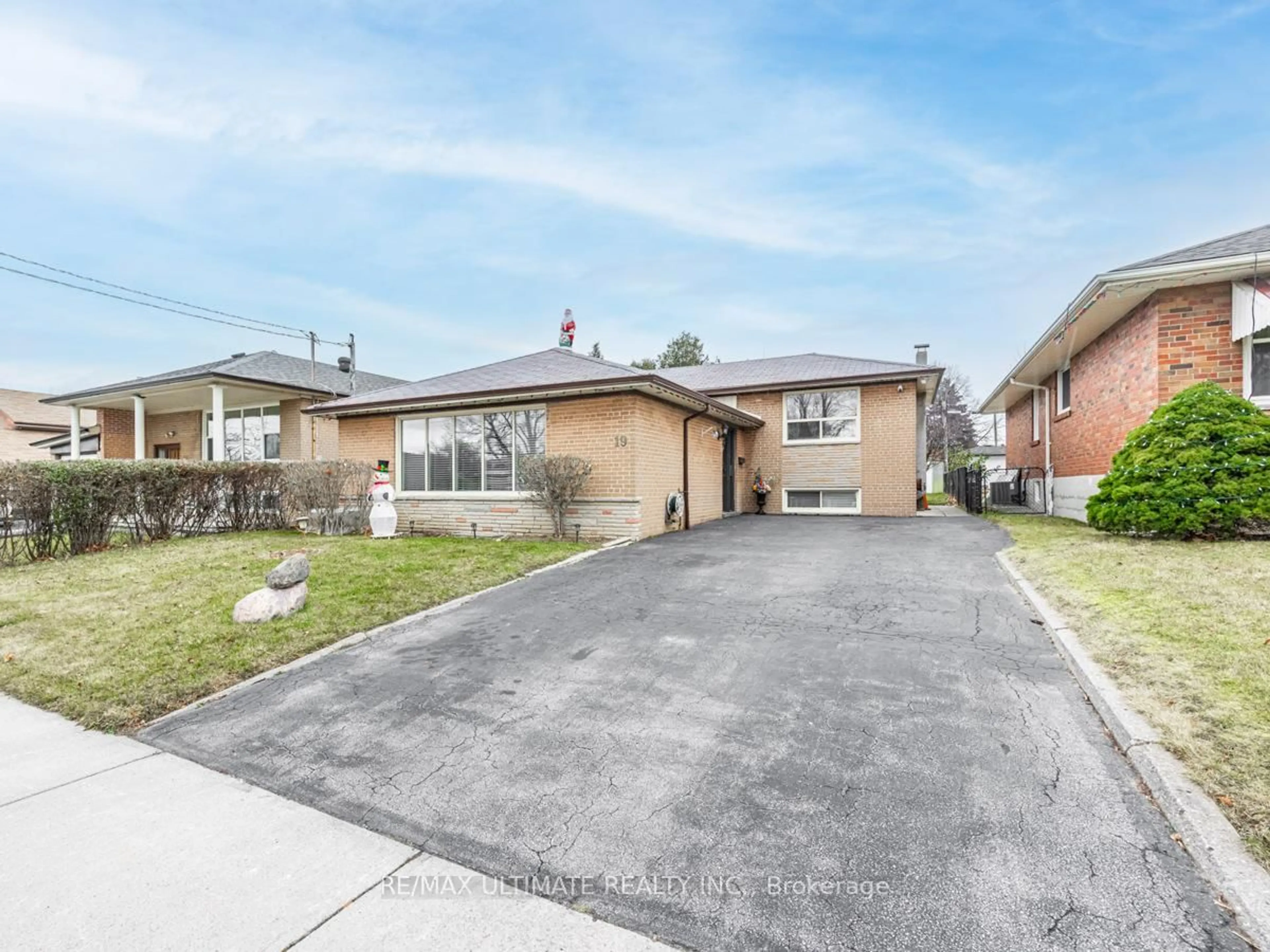 Home with brick exterior material, street for 19 Brantwood Dr, Toronto Ontario M1H 2G5