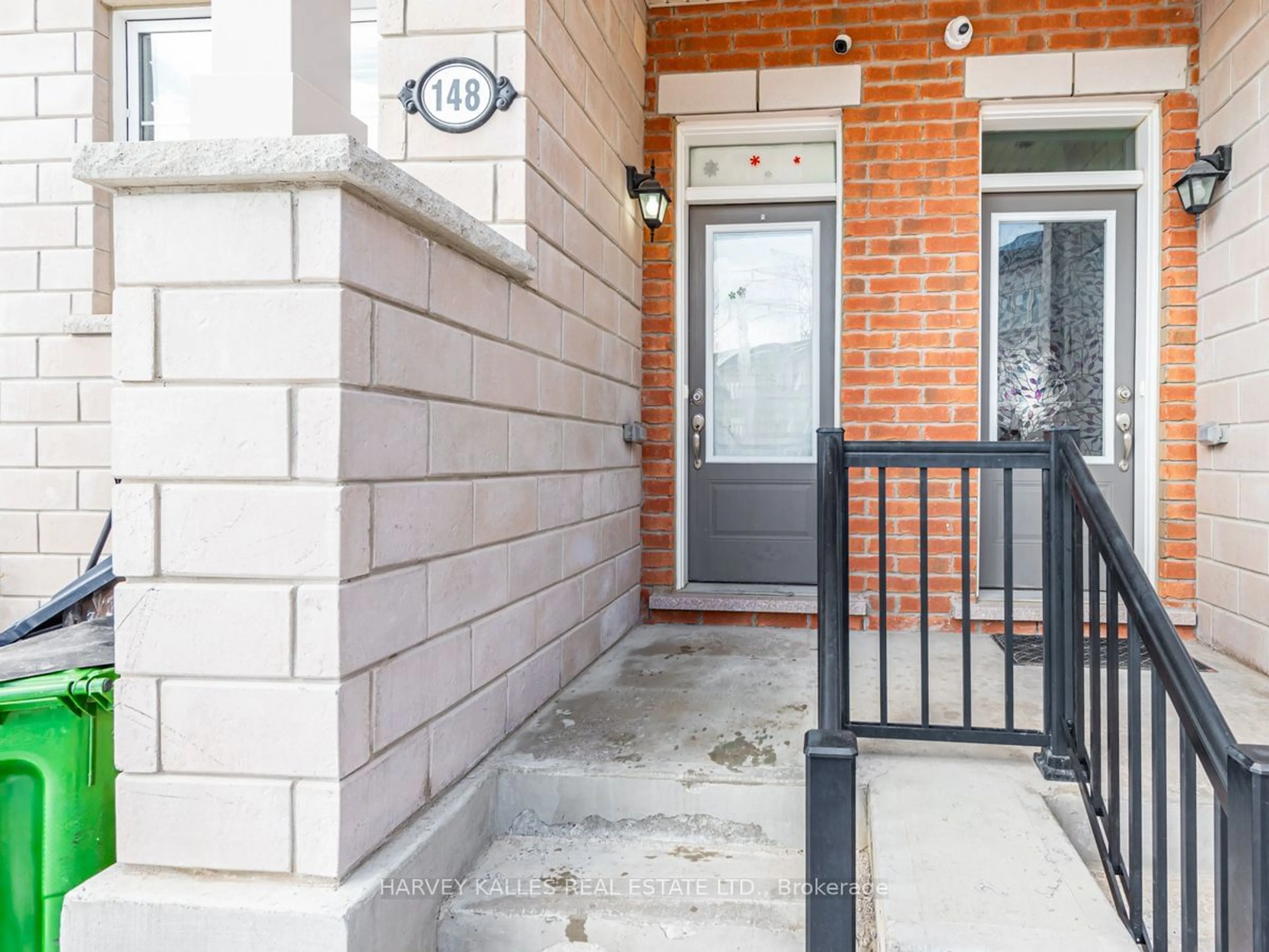 Indoor entryway for 148 Cleanside Rd, Toronto Ontario M1L 0J3