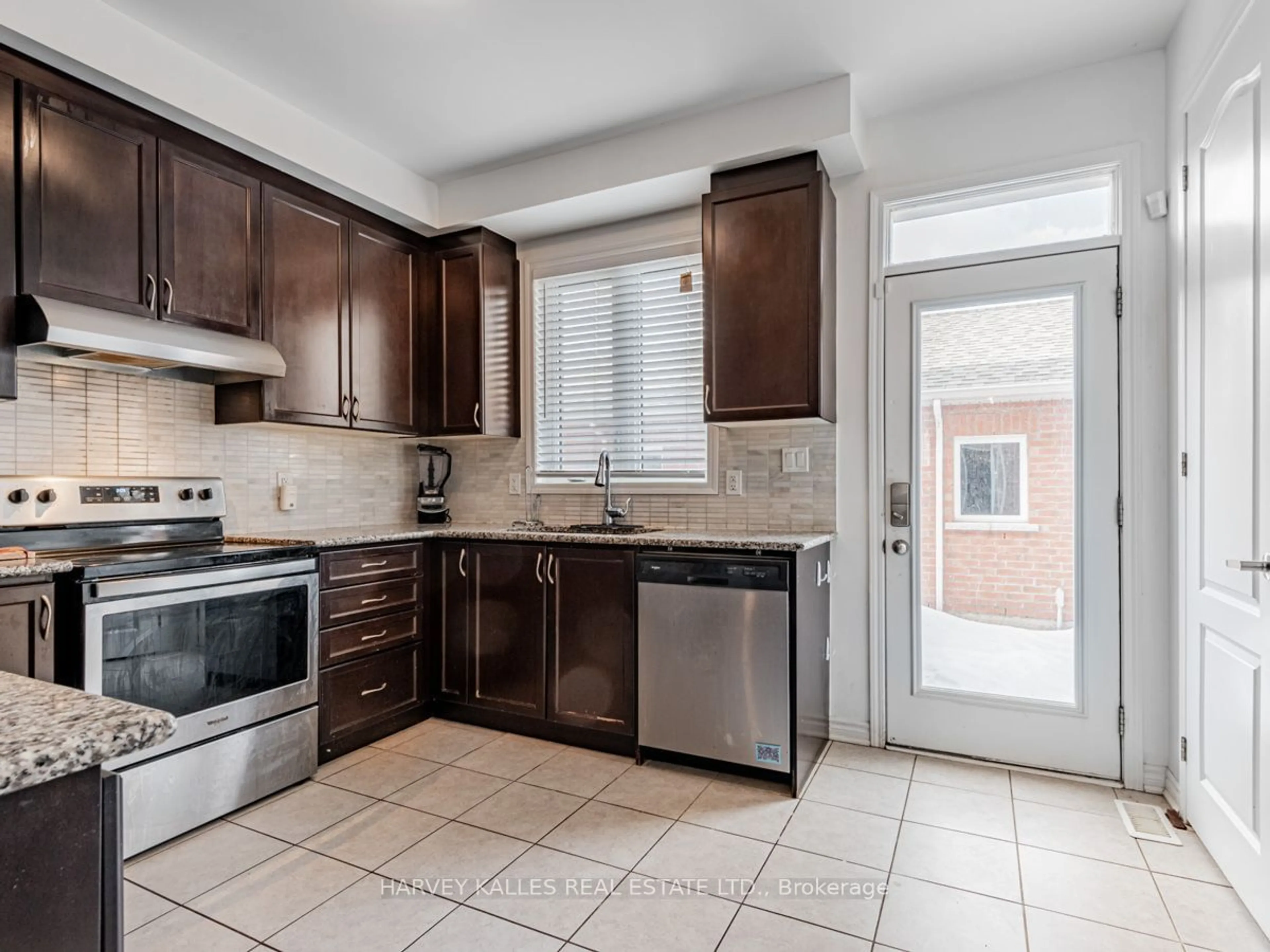 Standard kitchen, ceramic/tile floor for 148 Cleanside Rd, Toronto Ontario M1L 0J3