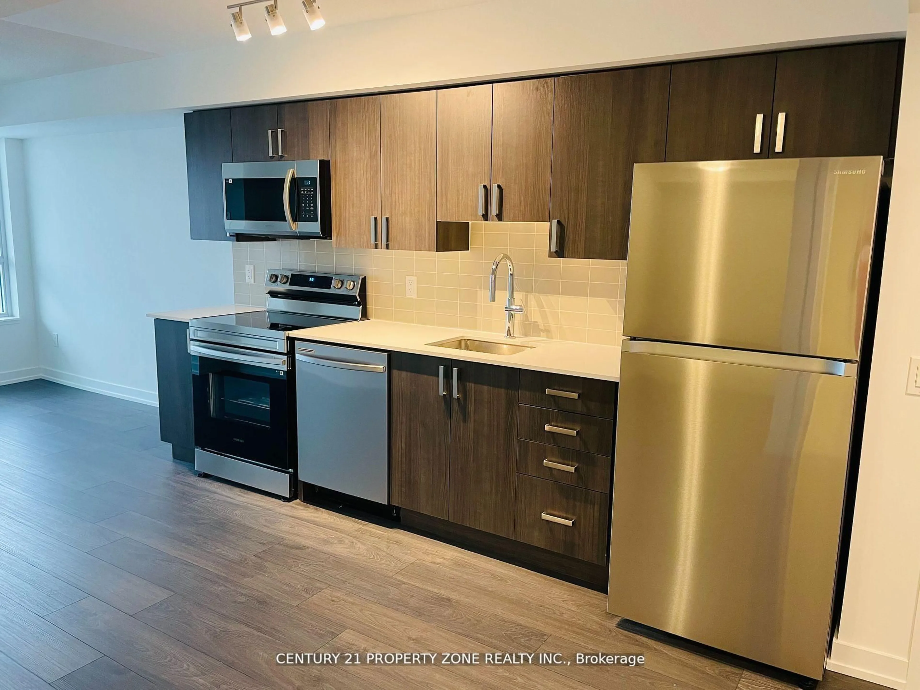 Standard kitchen, wood/laminate floor for 1455 Celebration Dr #1401, Pickering Ontario L1W 1L8