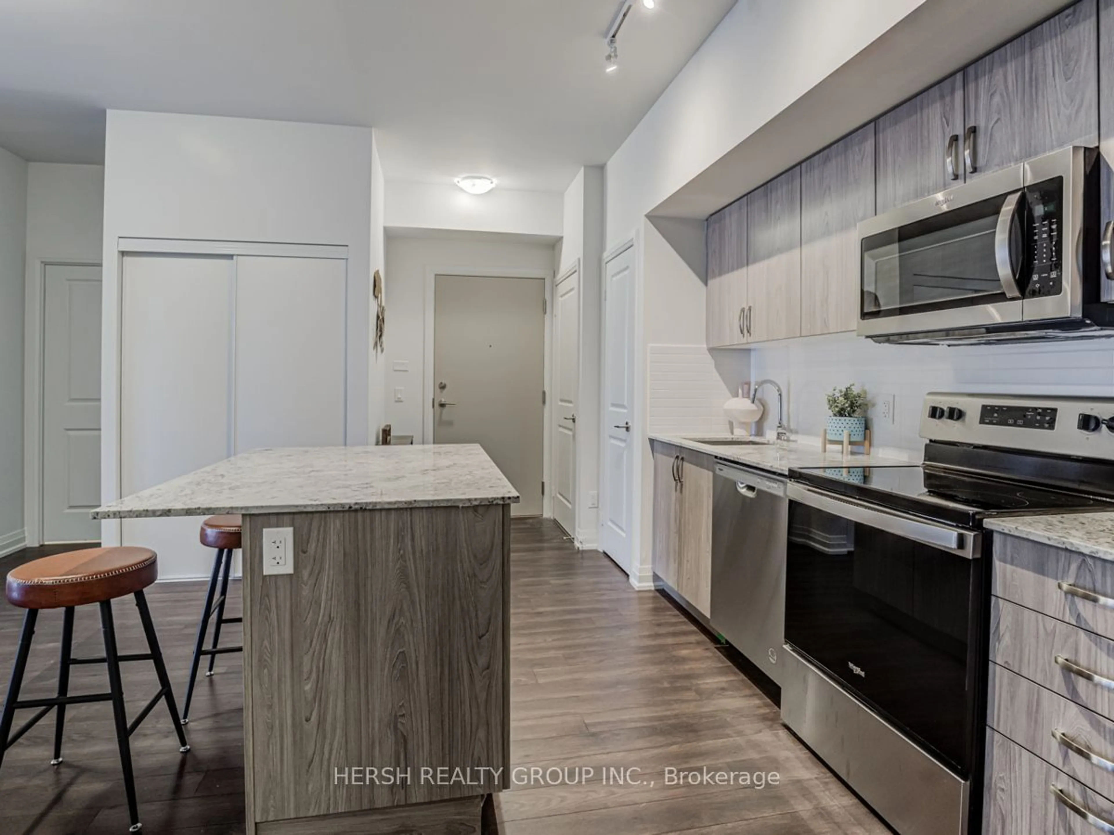 Open concept kitchen, unknown for 10 Meadowglen Pl #301, Toronto Ontario M1G 0A8