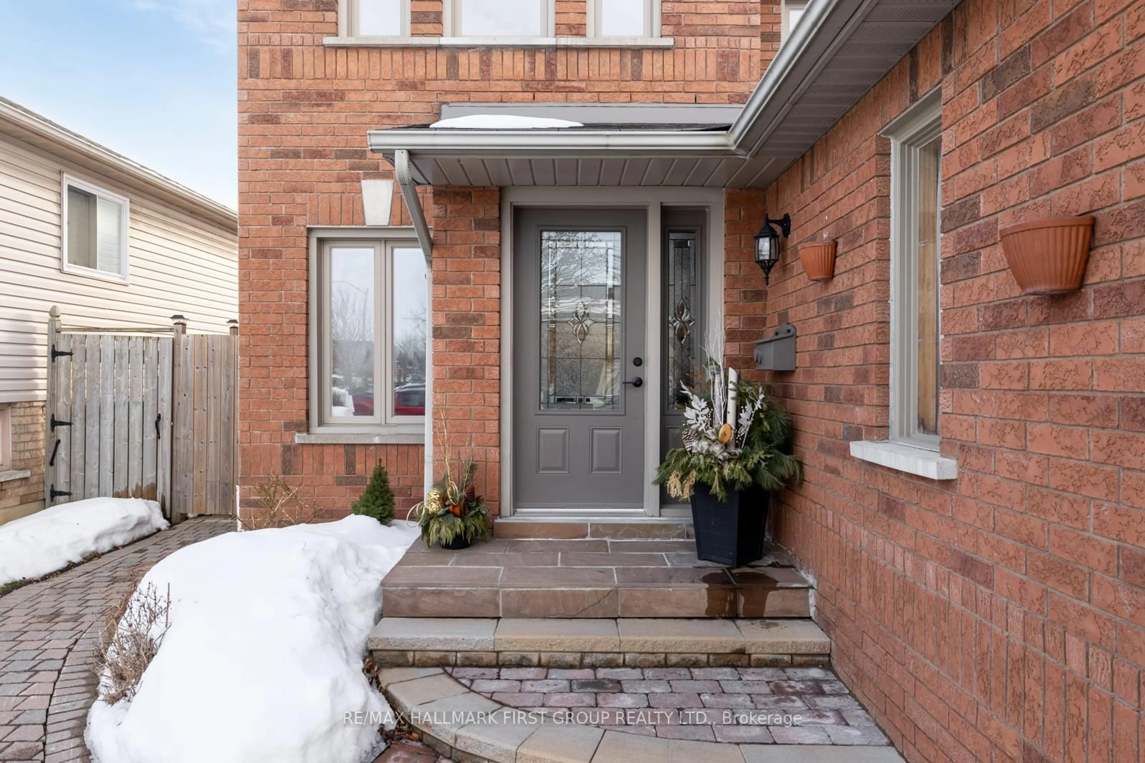 Home with brick exterior material, street for 18 Laurelwood St, Clarington Ontario L1C 4Z7