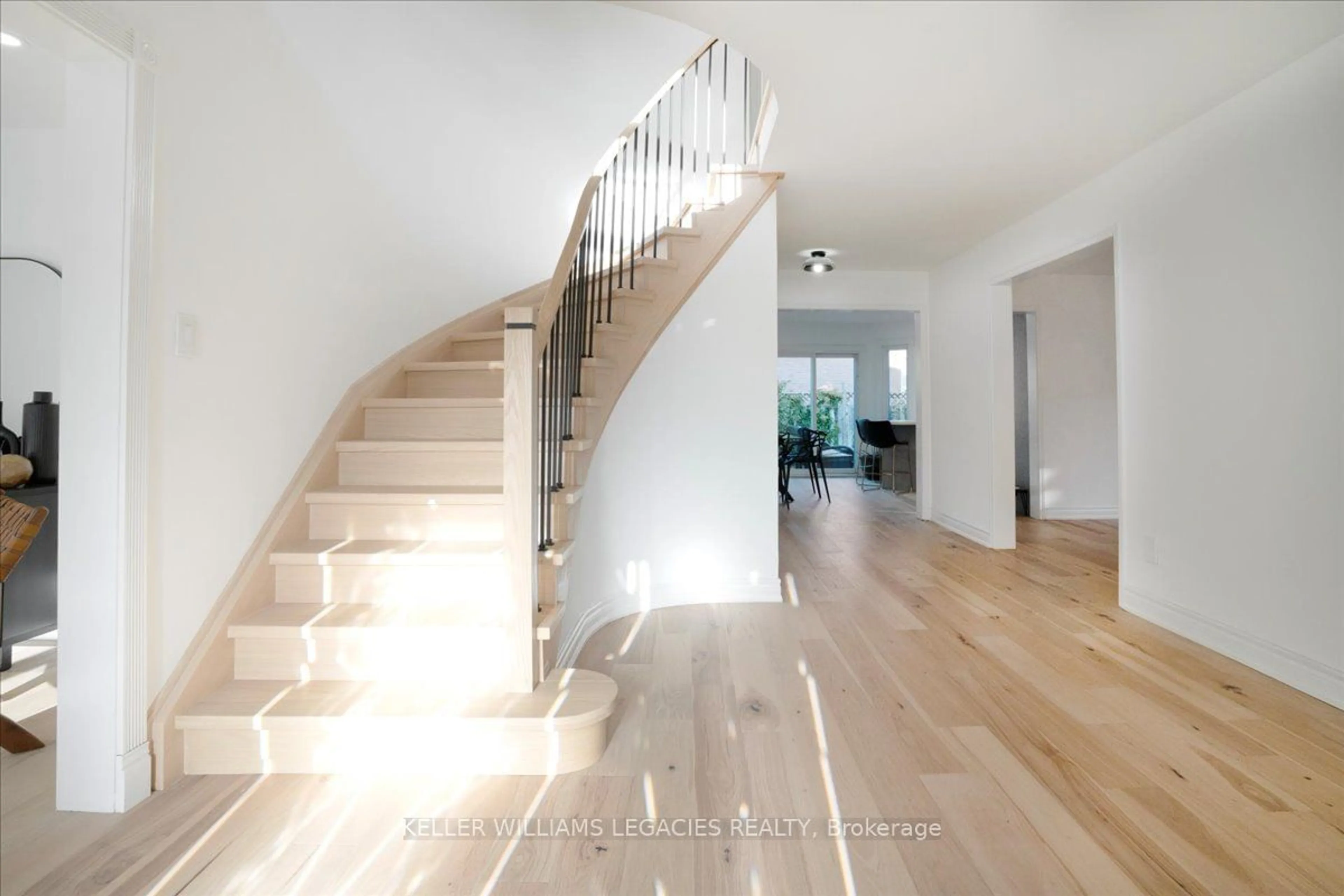 Stairs for 2369 Wildwood Cres, Pickering Ontario L1X 2M8