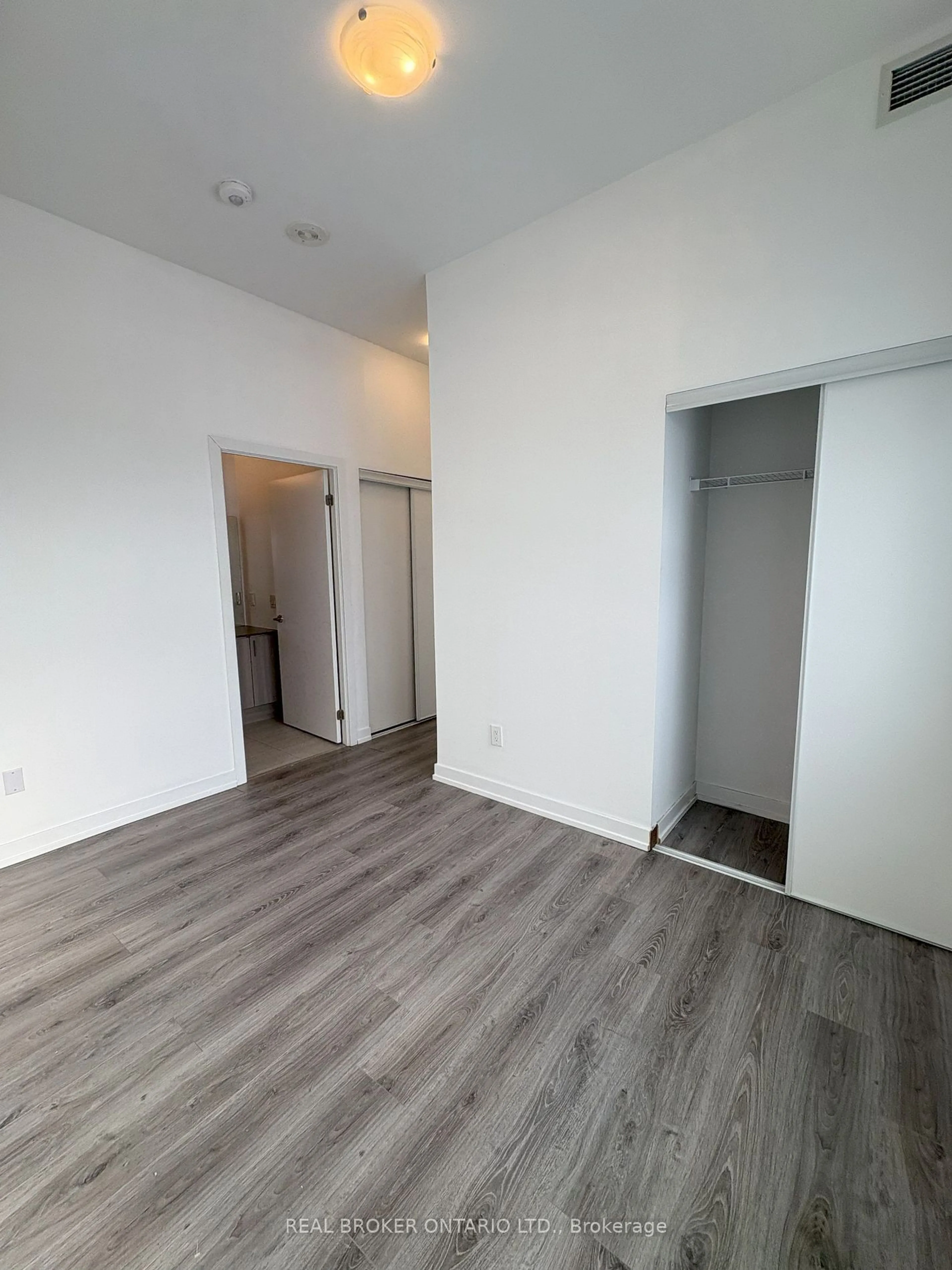 A pic of a room for 1480 Bayly St #1714, Pickering Ontario L1W 0C2