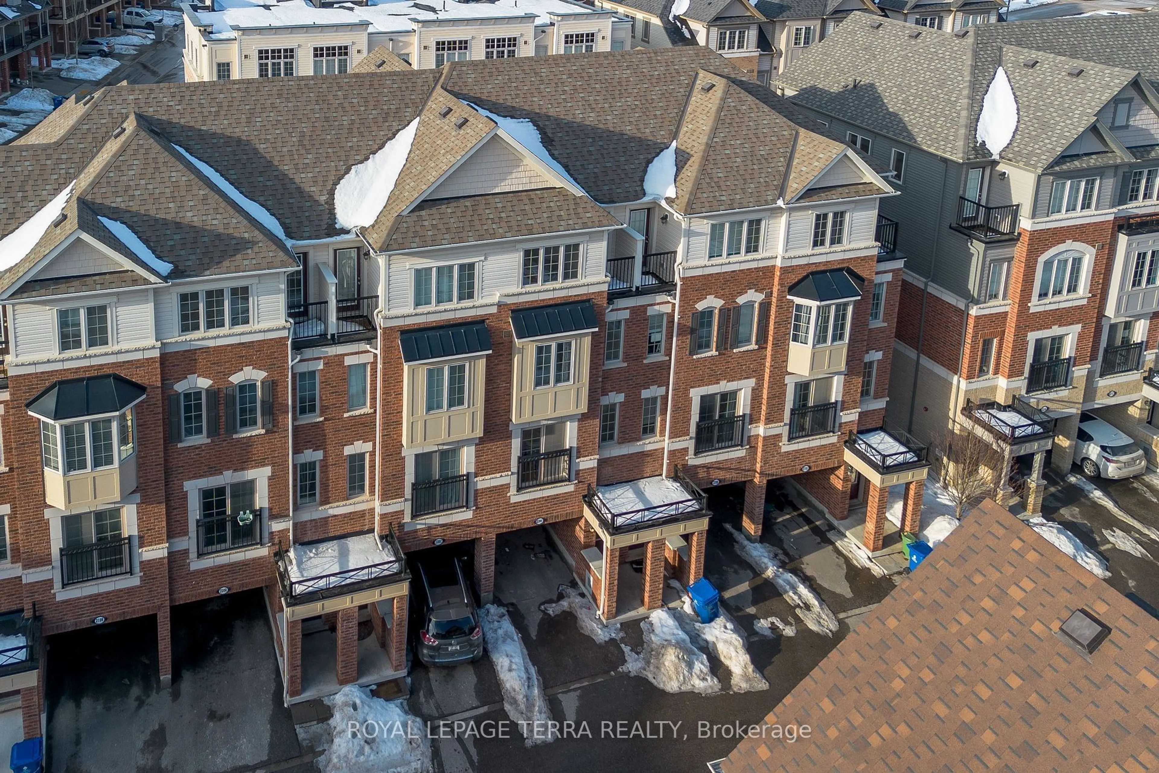 A pic from outside/outdoor area/front of a property/back of a property/a pic from drone, city buildings view from balcony for 2204 Chevron Prince Path, Oshawa Ontario L1L 0K9