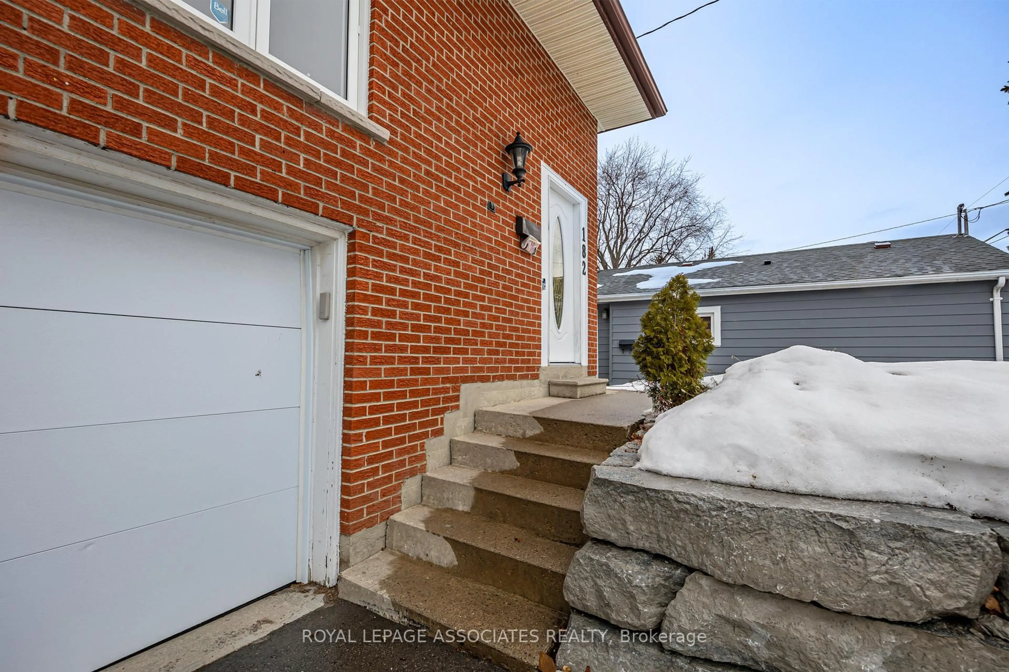 Home with brick exterior material, street for 182 Windsor St, Oshawa Ontario L1H 6G3