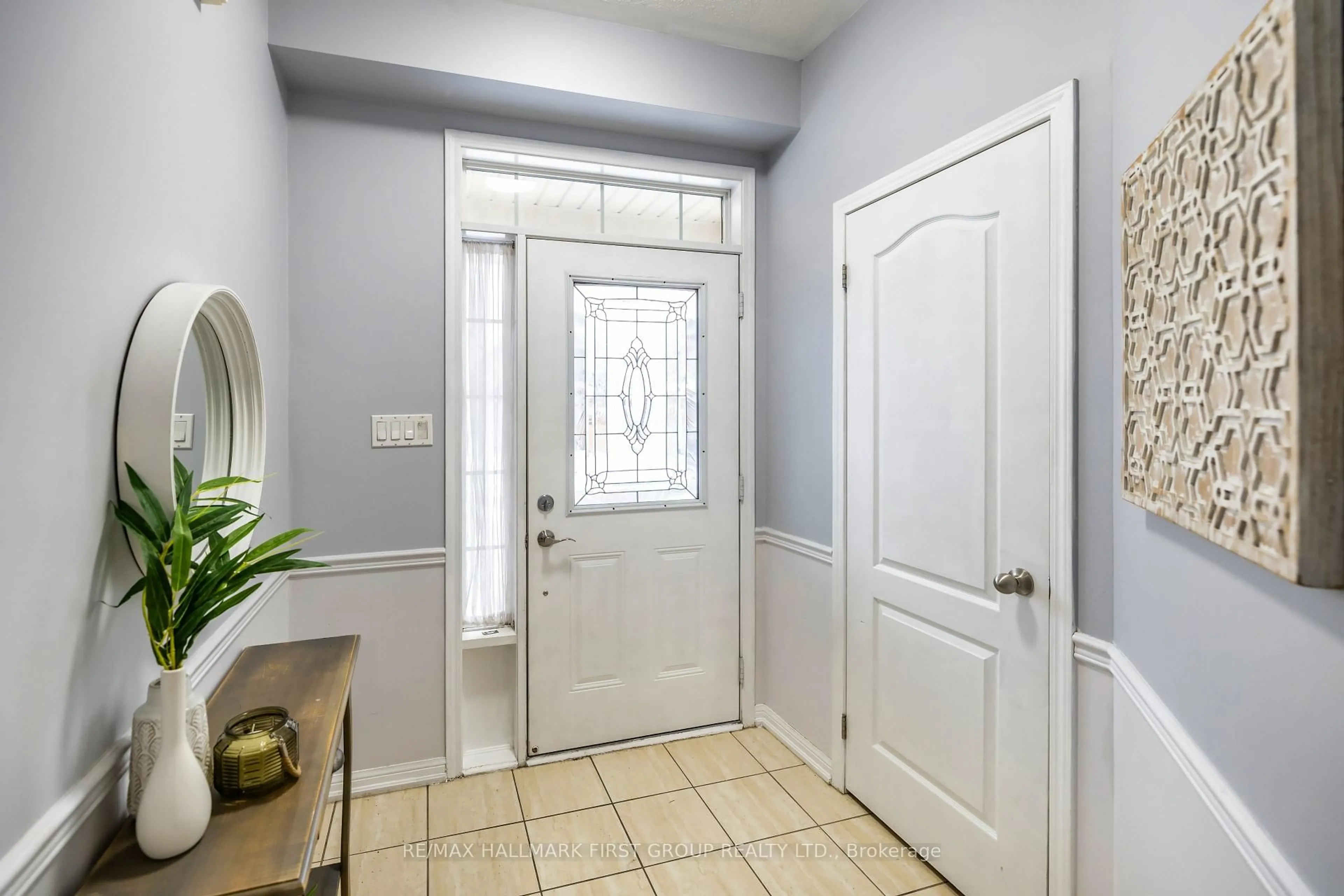 Indoor entryway for 75 Beverton Cres, Ajax Ontario L1T 0L7