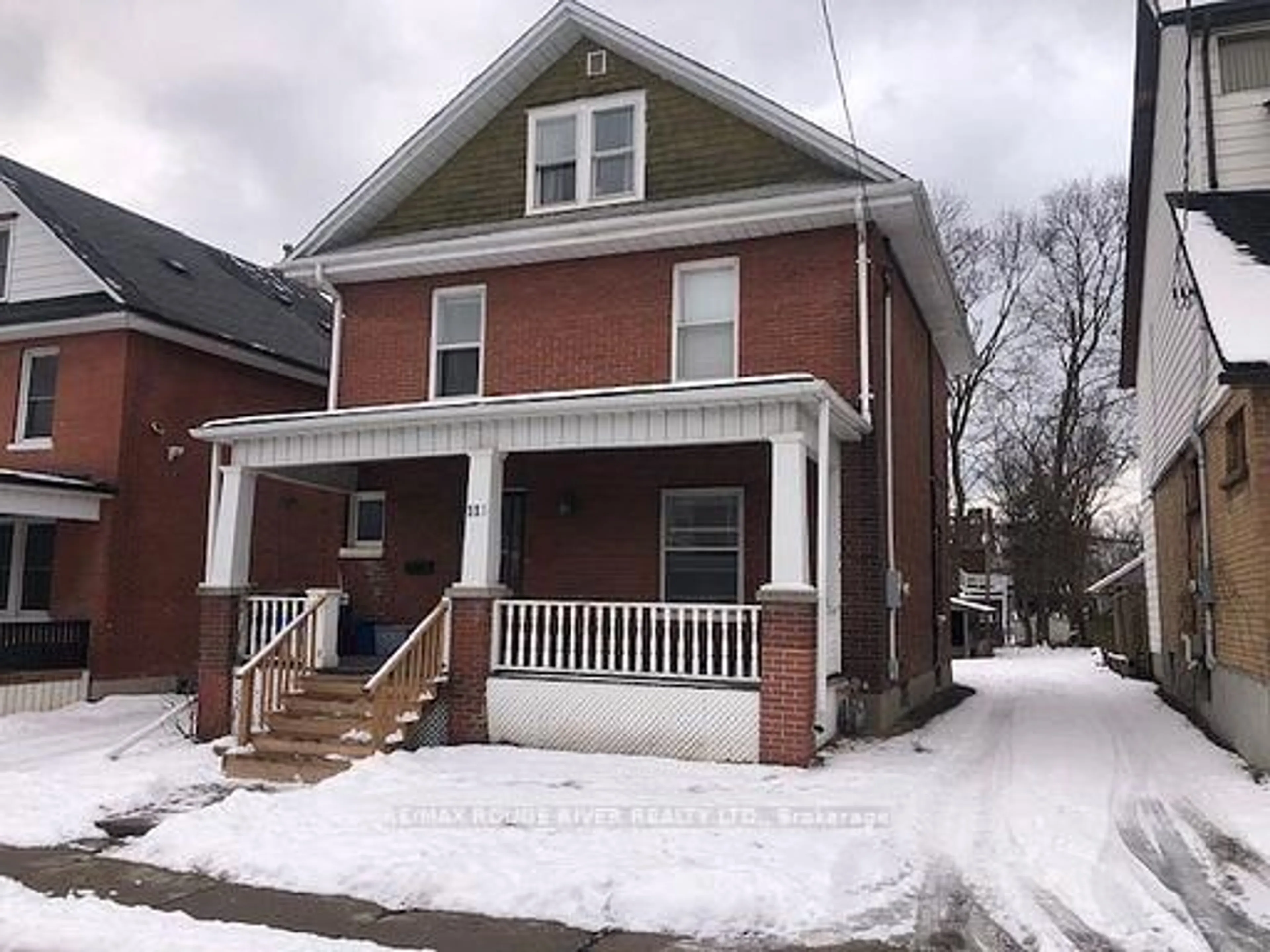 Home with brick exterior material, street for 115 Agnes St, Oshawa Ontario L1G 1V3