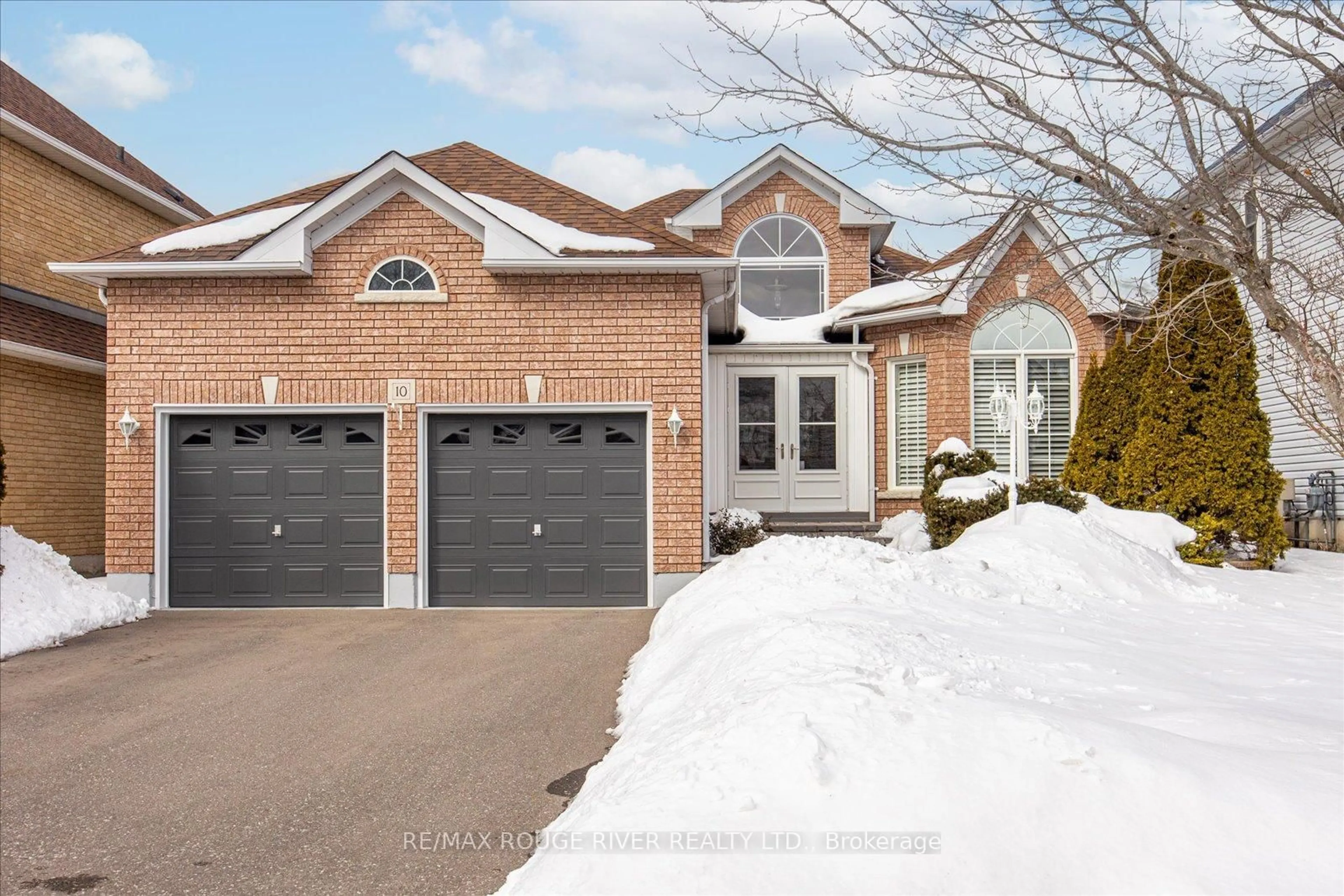 Home with brick exterior material, street for 10 Sandford Cres, Whitby Ontario L1R 2R7