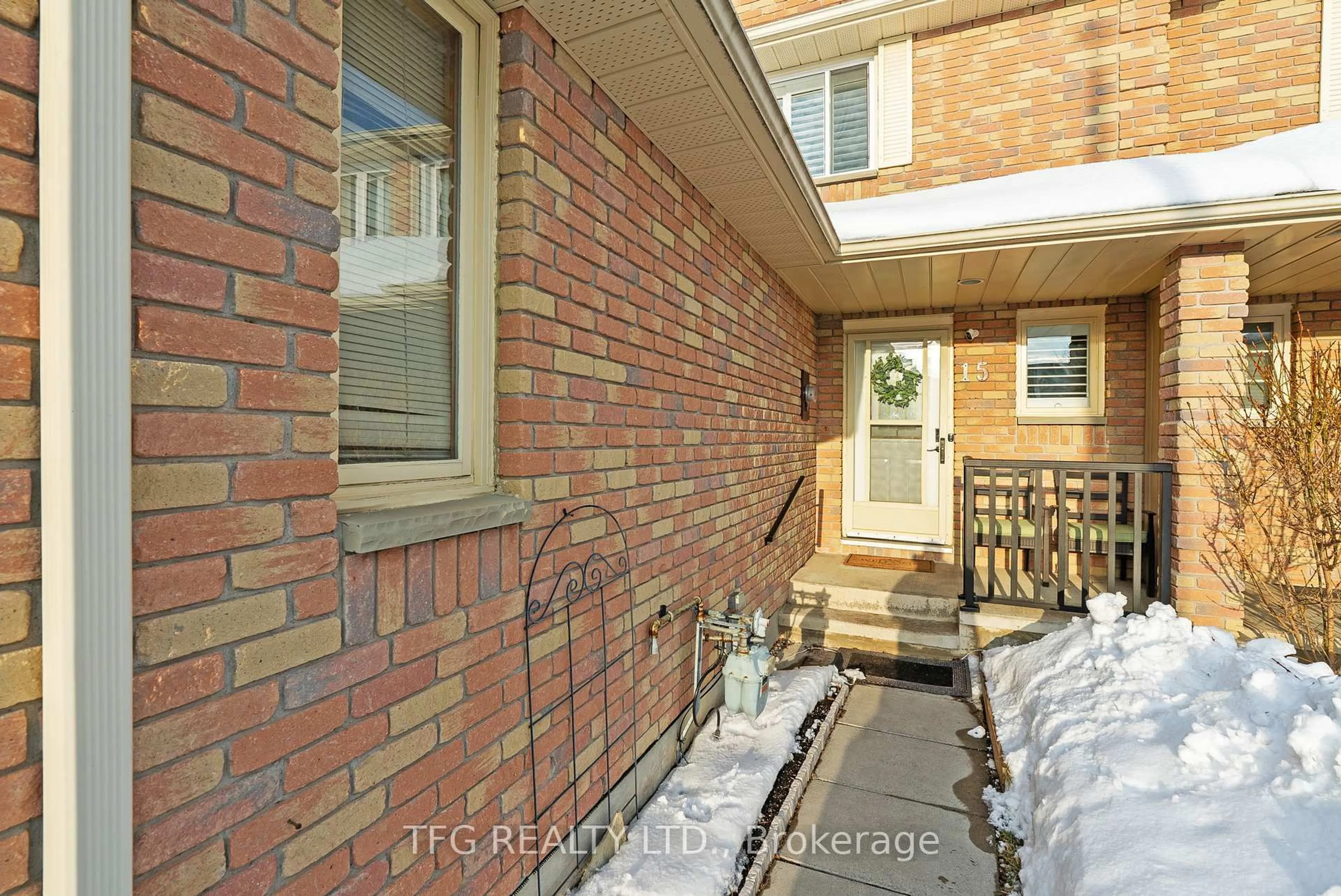 Home with brick exterior material, street for 15 Short Cres, Clarington Ontario L1E 2Z5