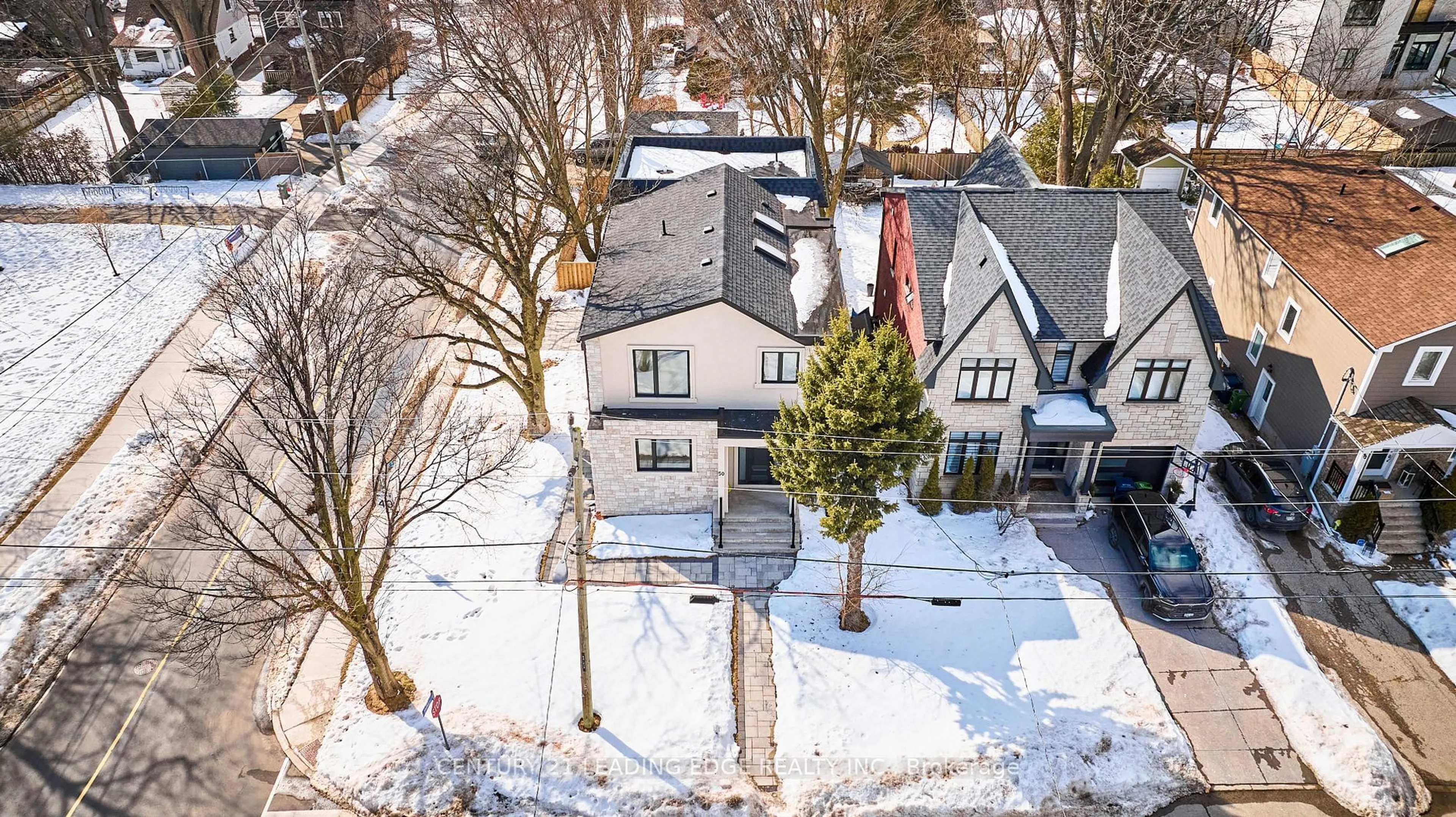 A pic from outside/outdoor area/front of a property/back of a property/a pic from drone, street for 50 Dorset Rd, Toronto Ontario M1M 2S7