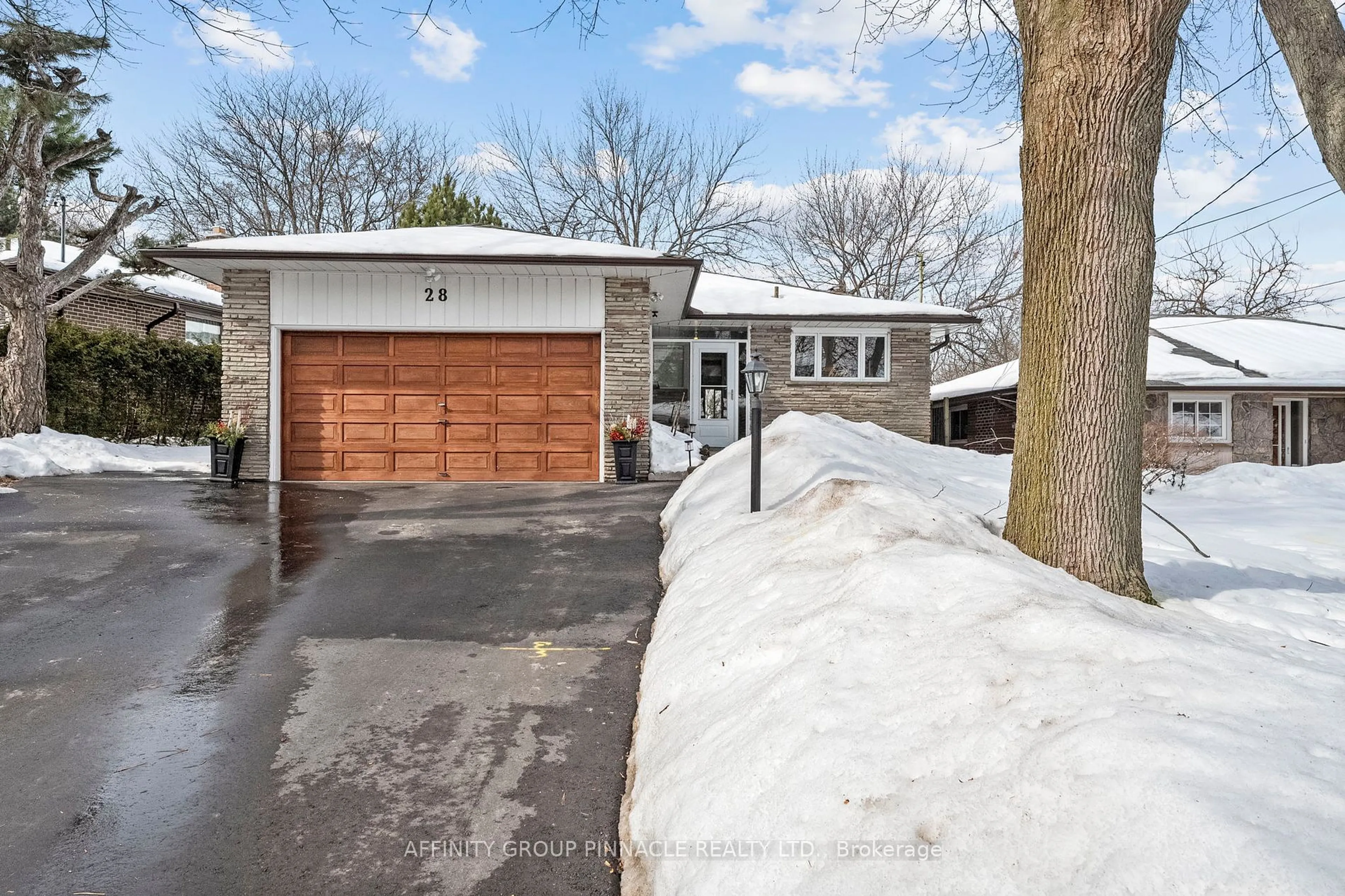 A pic from outside/outdoor area/front of a property/back of a property/a pic from drone, street for 28 Landfair Cres, Toronto Ontario M1J 3A7