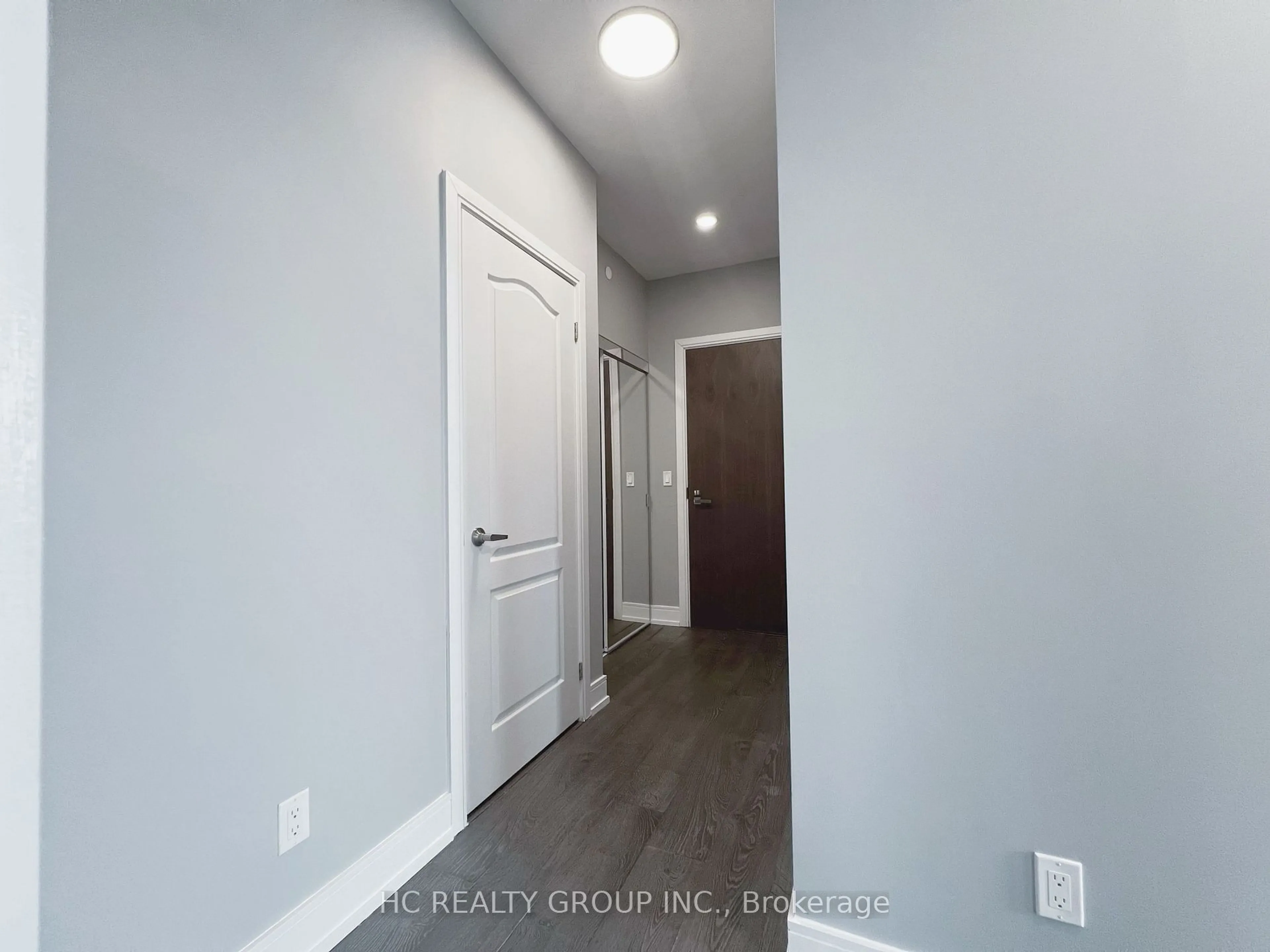 Indoor entryway for 255 Village Green Sq #3303, Toronto Ontario M1S 0L7