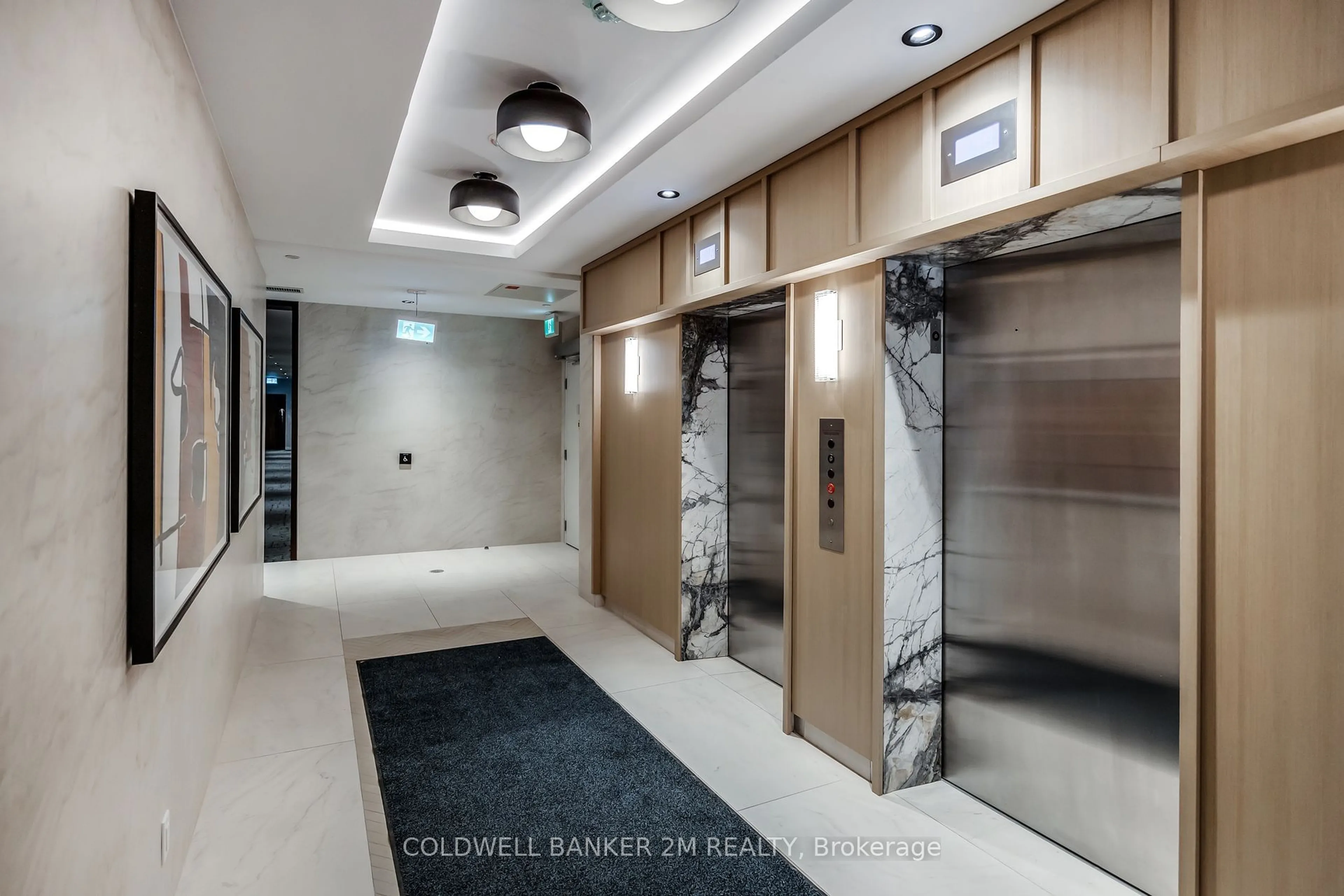 Indoor foyer for 201 Brock St #311, Whitby Ontario L1N 4K2