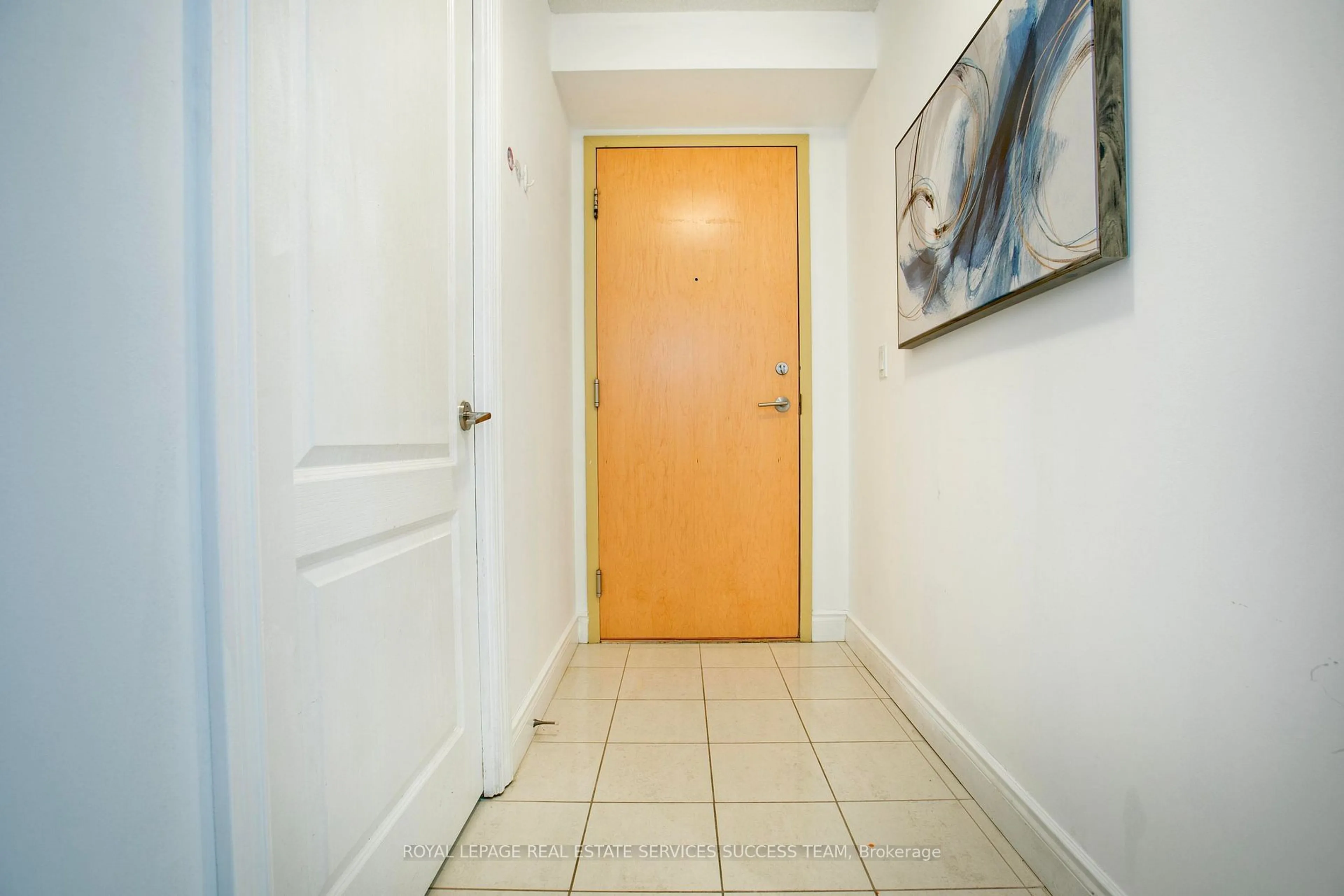 Indoor foyer for 50 Brian Harrison Way #2001, Toronto Ontario M1P 5J4