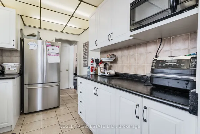 Additional property image - 11 Trinnell Blvd
