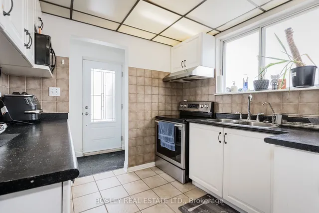 Additional property image - 11 Trinnell Blvd