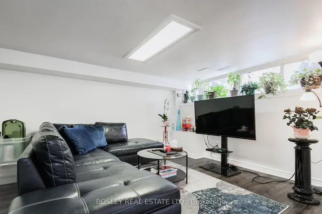Additional property image - 11 Trinnell Blvd