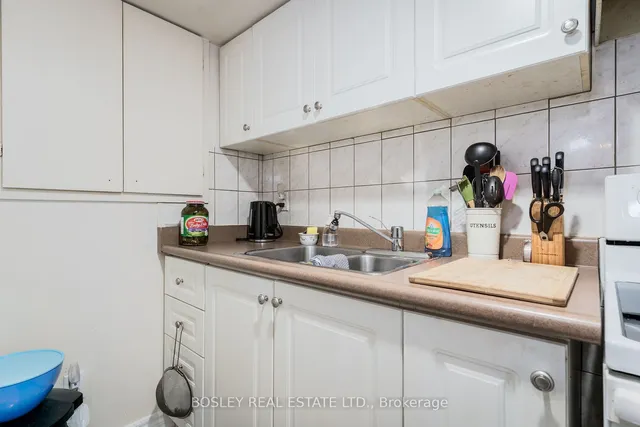 Additional property image - 11 Trinnell Blvd